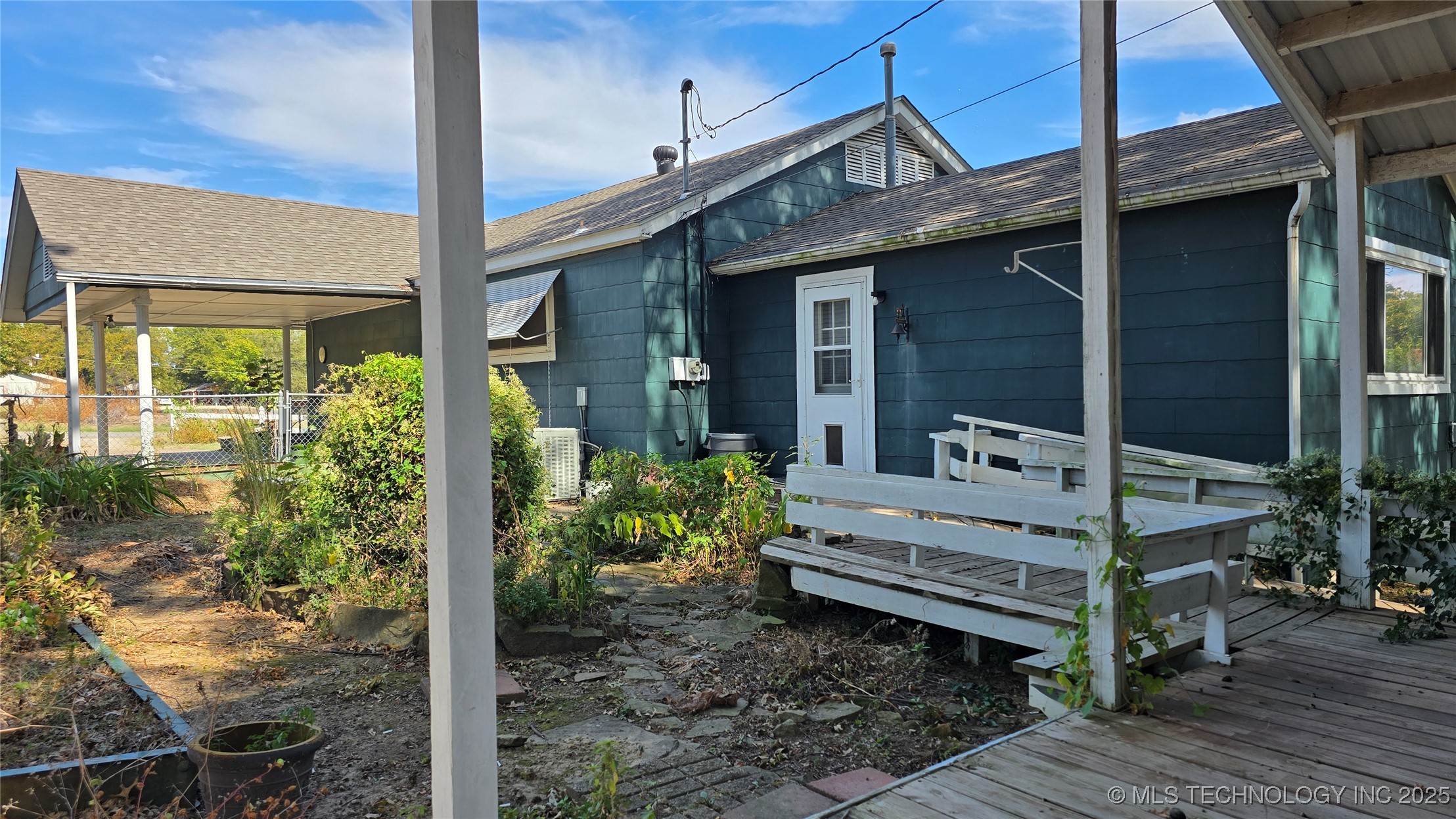 607 Sunset Strip Property Photo 37