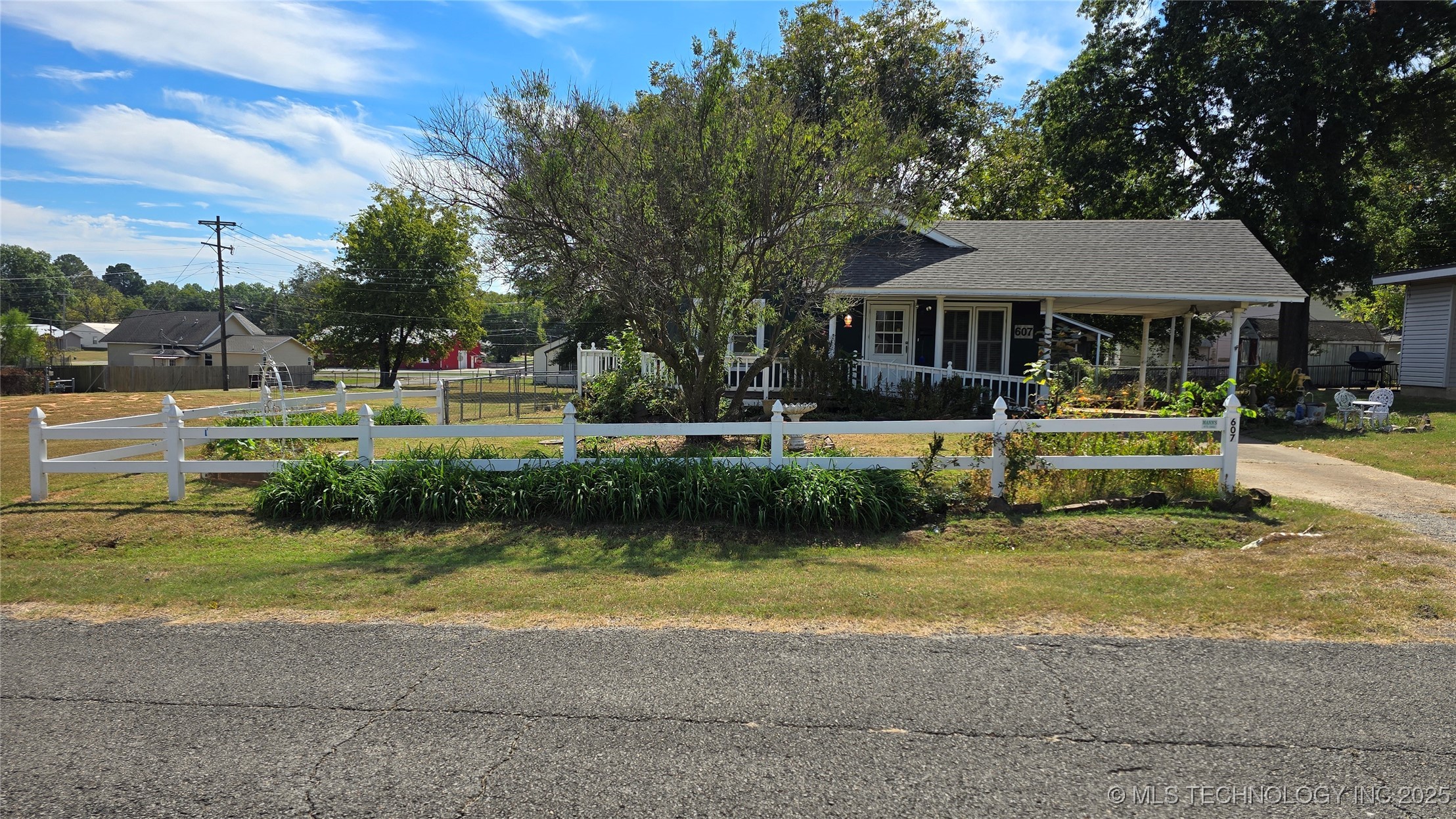 607 Sunset Strip Property Photo 39