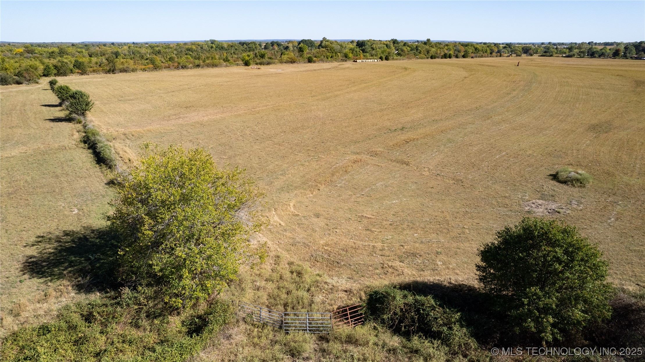 E 750 Road Property Photo 5