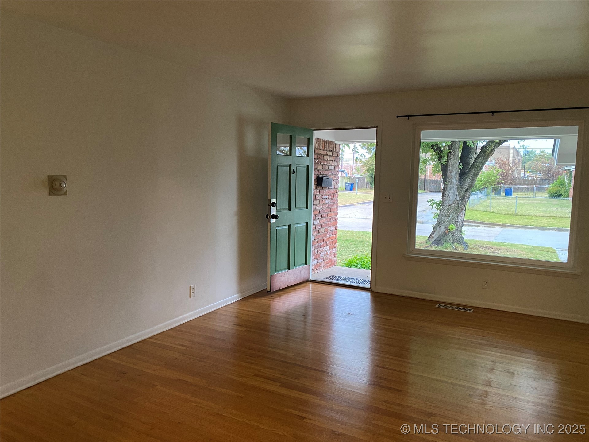 2843 S 66th East Avenue Property Photo 3