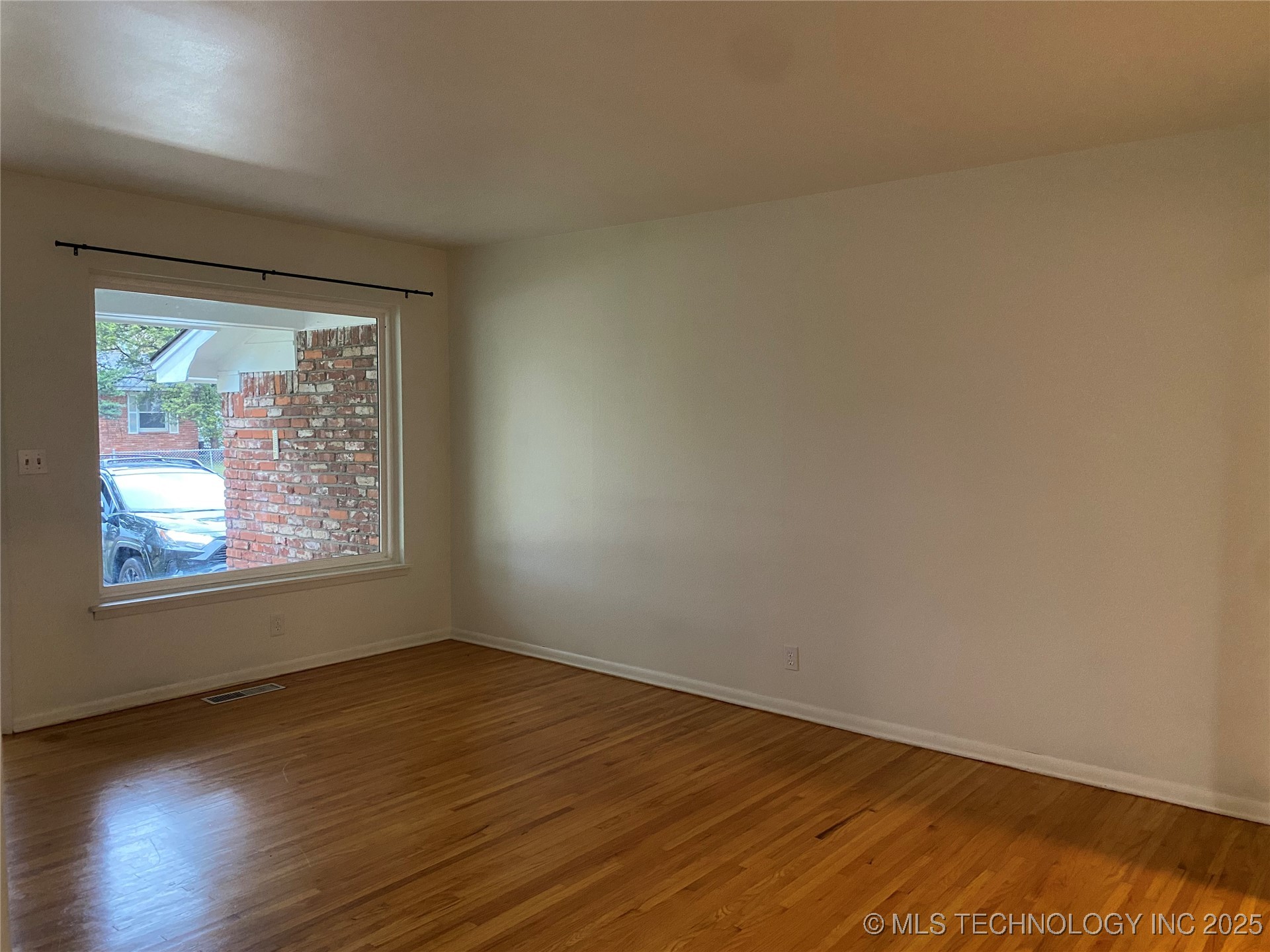 2843 S 66th East Avenue Property Photo 4