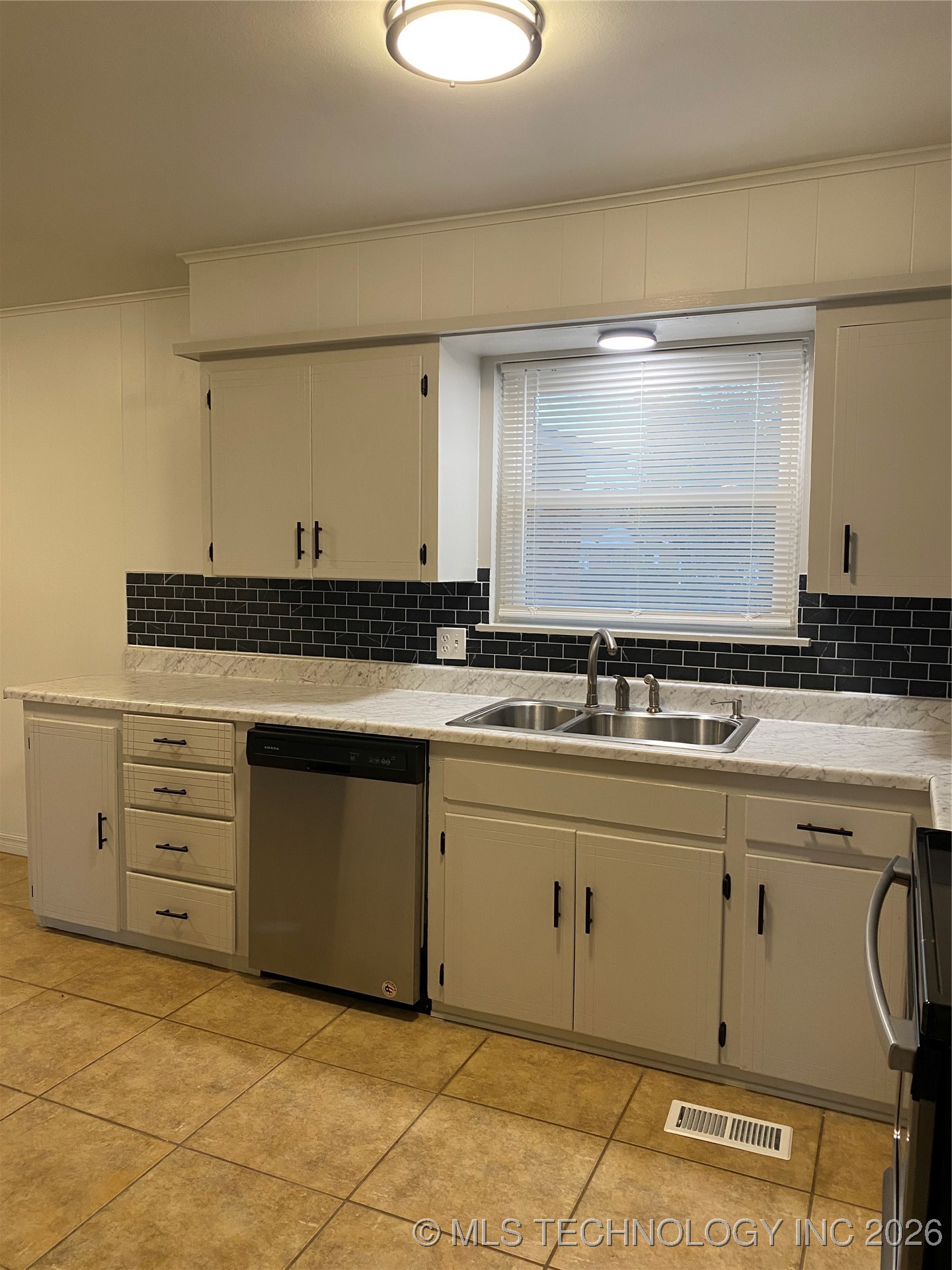 2843 S 66th East Avenue Property Photo 6