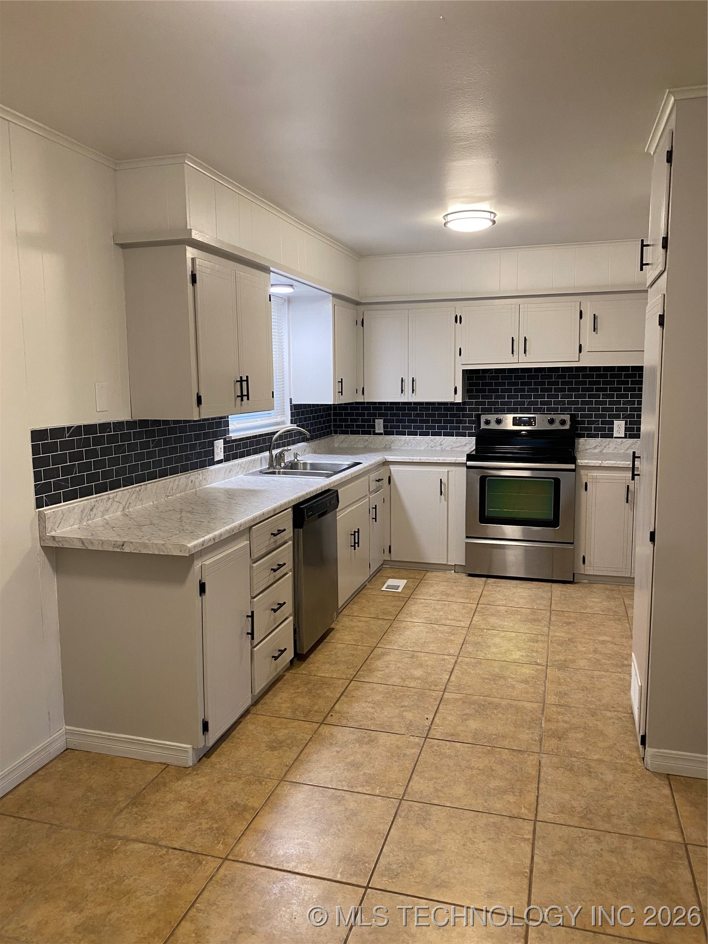 2843 S 66th East Avenue Property Photo 7