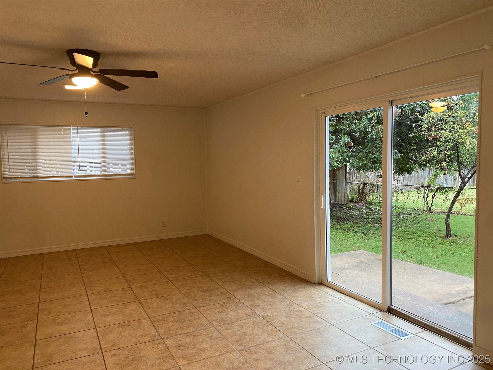 2843 S 66th East Avenue Property Photo 10