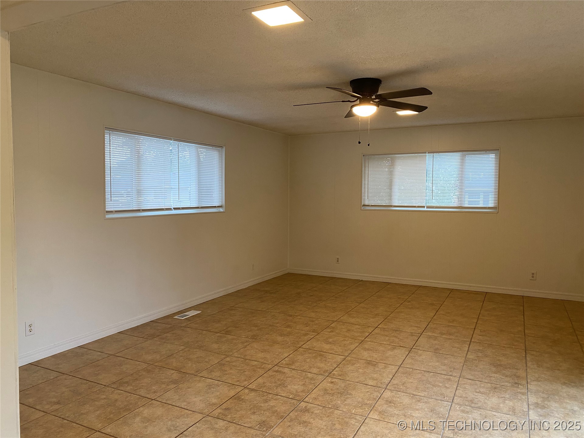 2843 S 66th East Avenue Property Photo 11