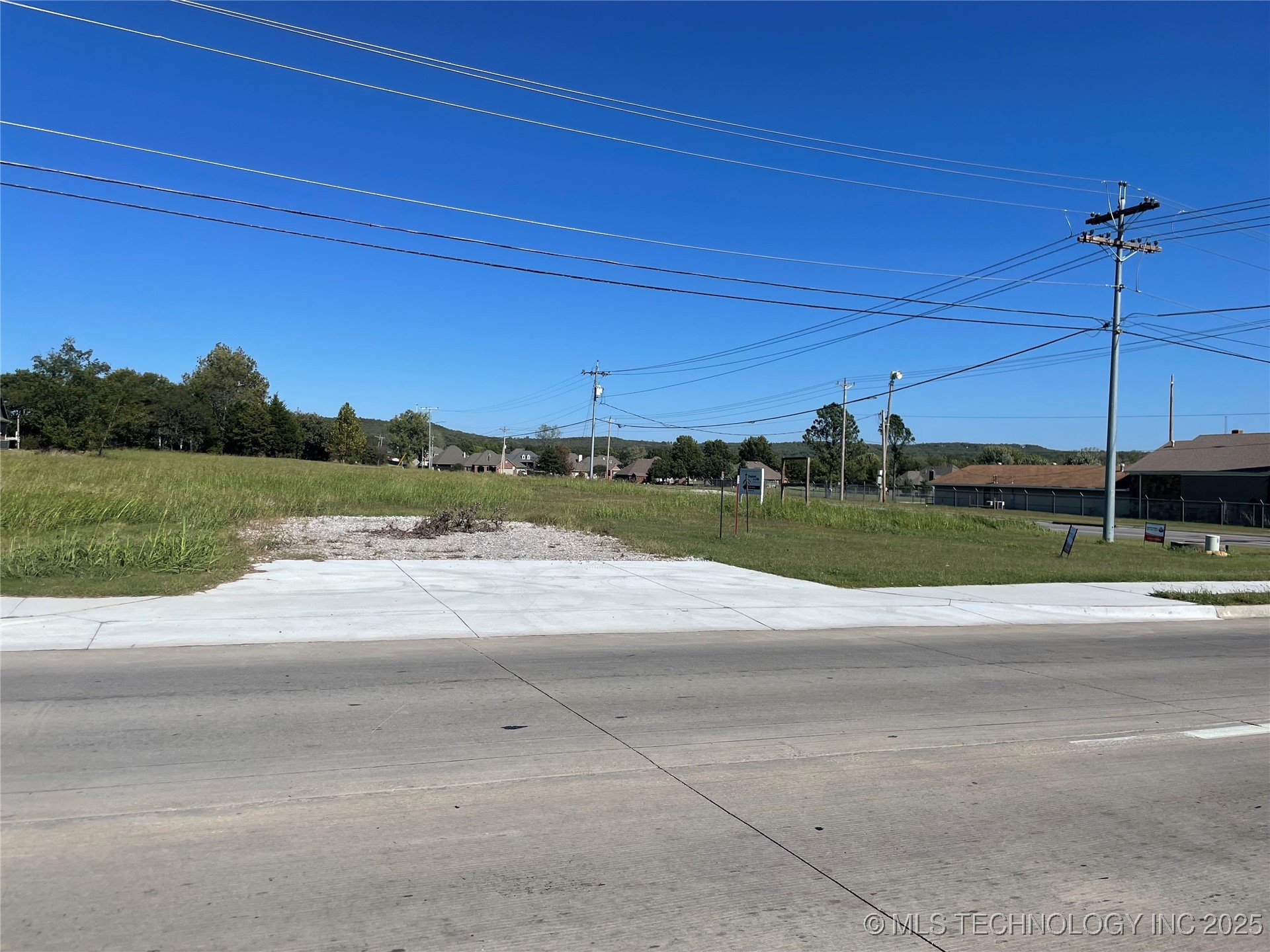 W Rogers Boulevard Property Photo 3