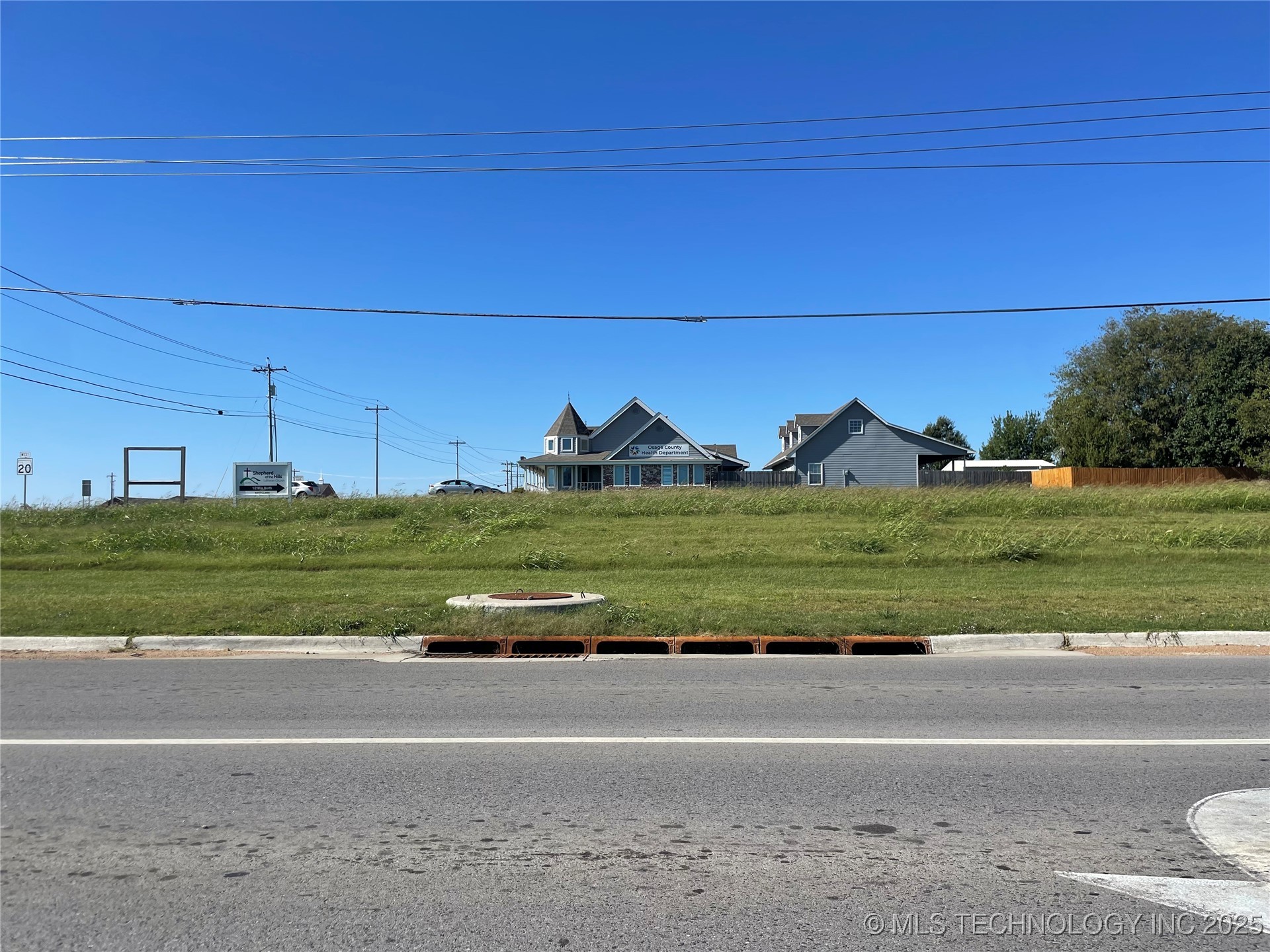 W Rogers Boulevard Property Photo 4