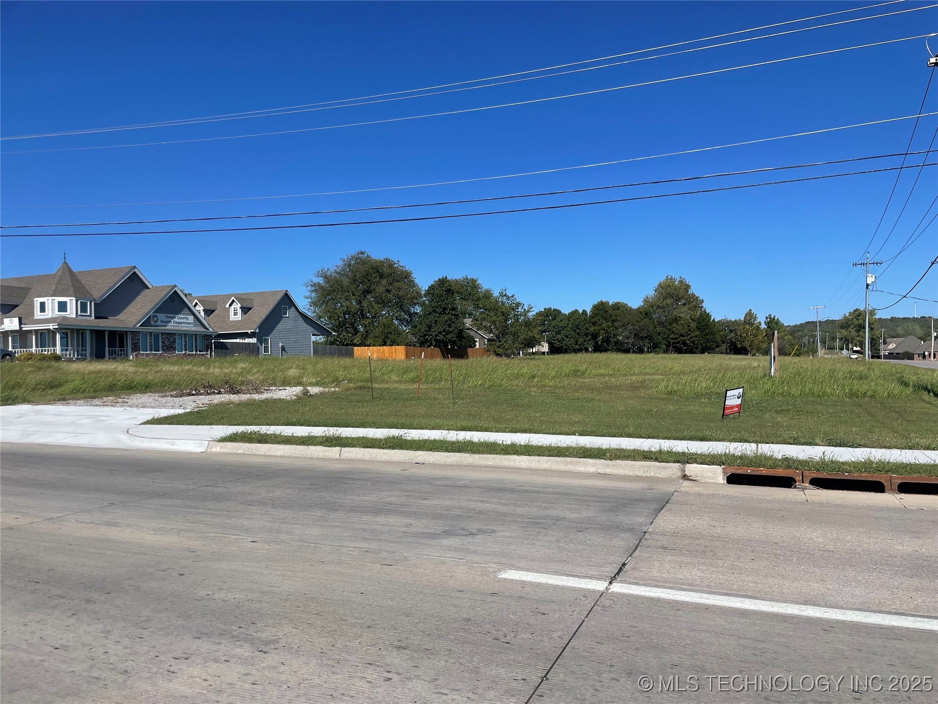 W Rogers Boulevard Property Photo 8