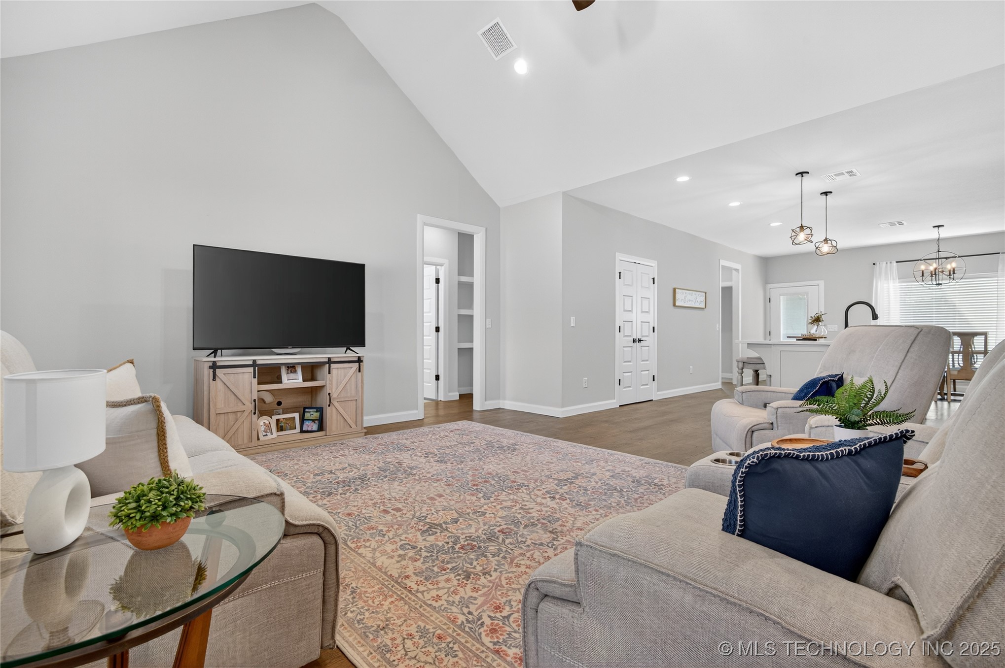 5301 Barnett Avenue Property Photo 6