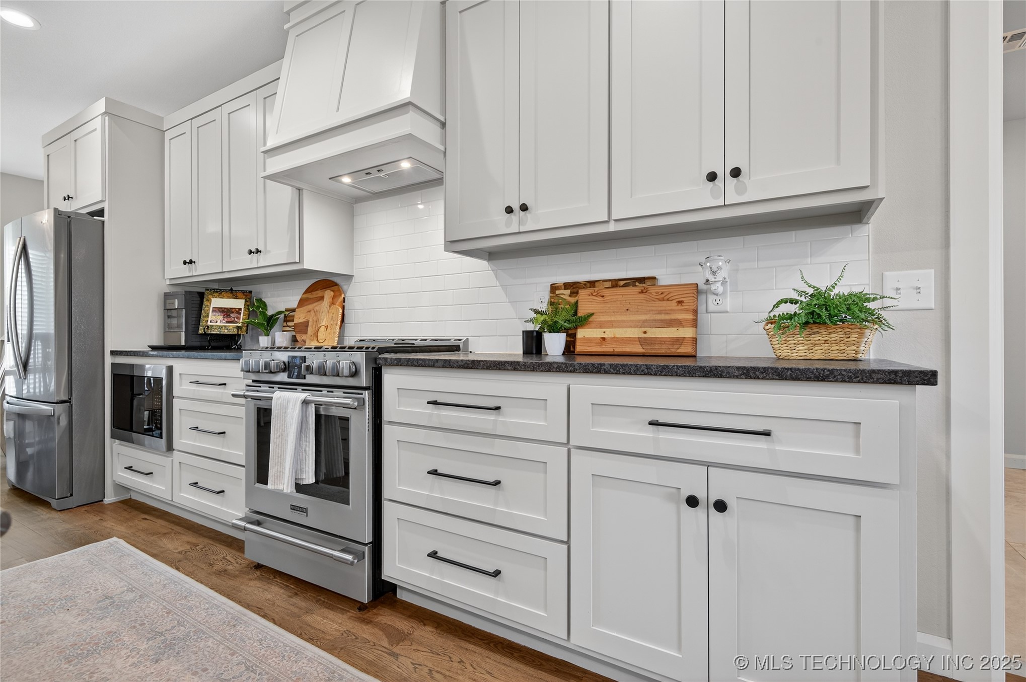 5301 Barnett Avenue Property Photo 8