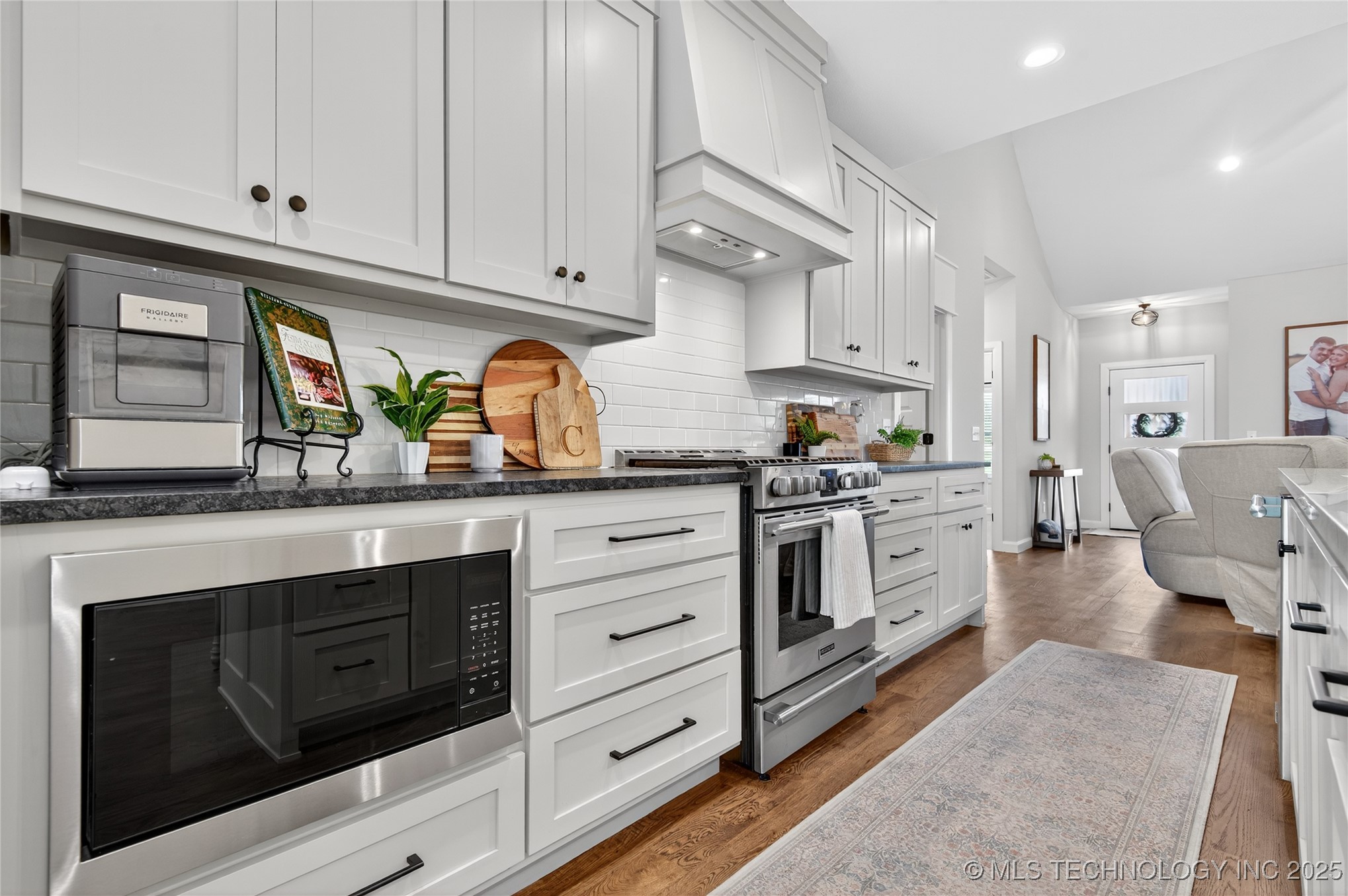 5301 Barnett Avenue Property Photo 10