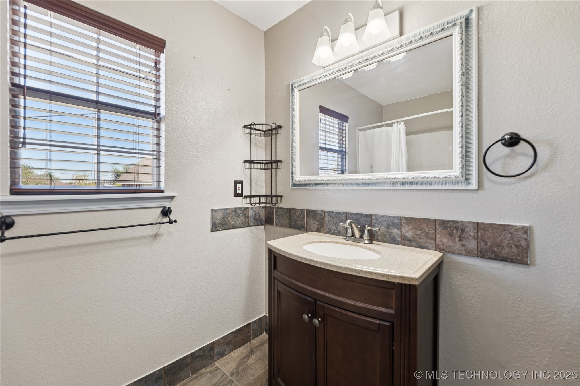 5101 S Spruce Avenue Property Photo 29