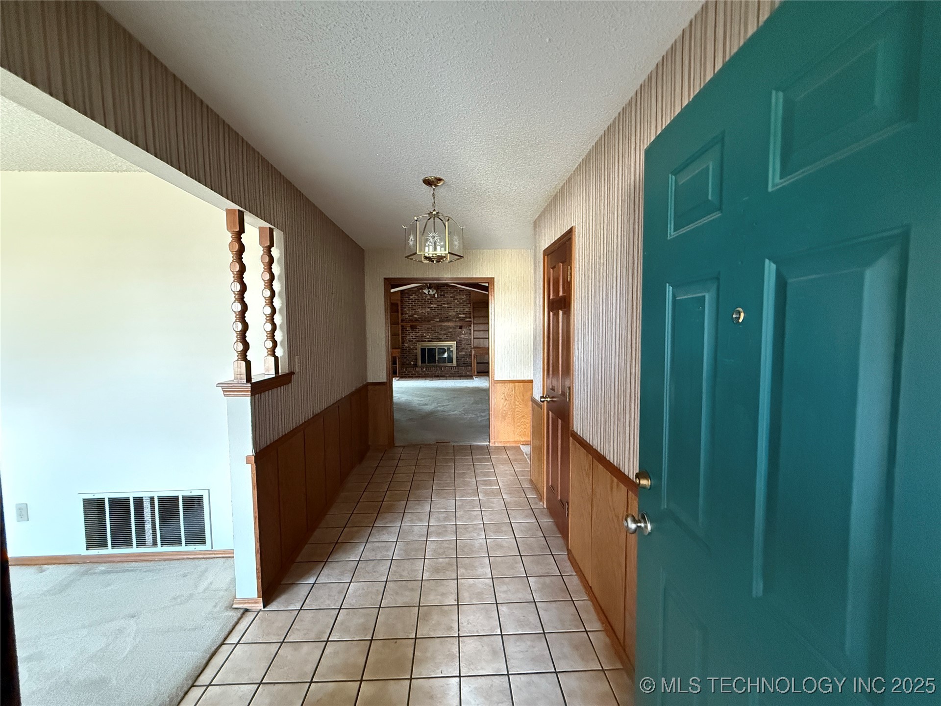 3201 Brighton Lane Property Photo 6
