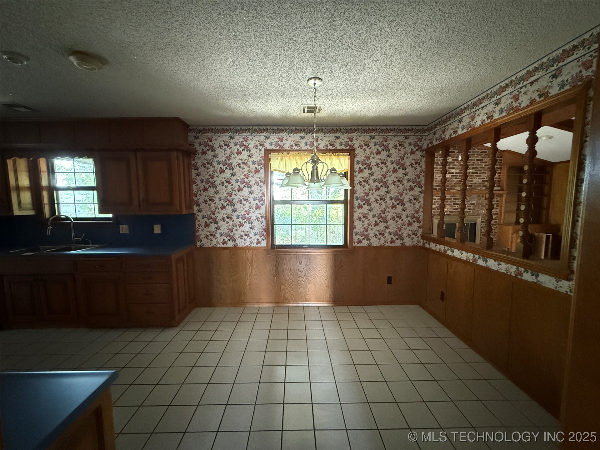 3201 Brighton Lane Property Photo 11