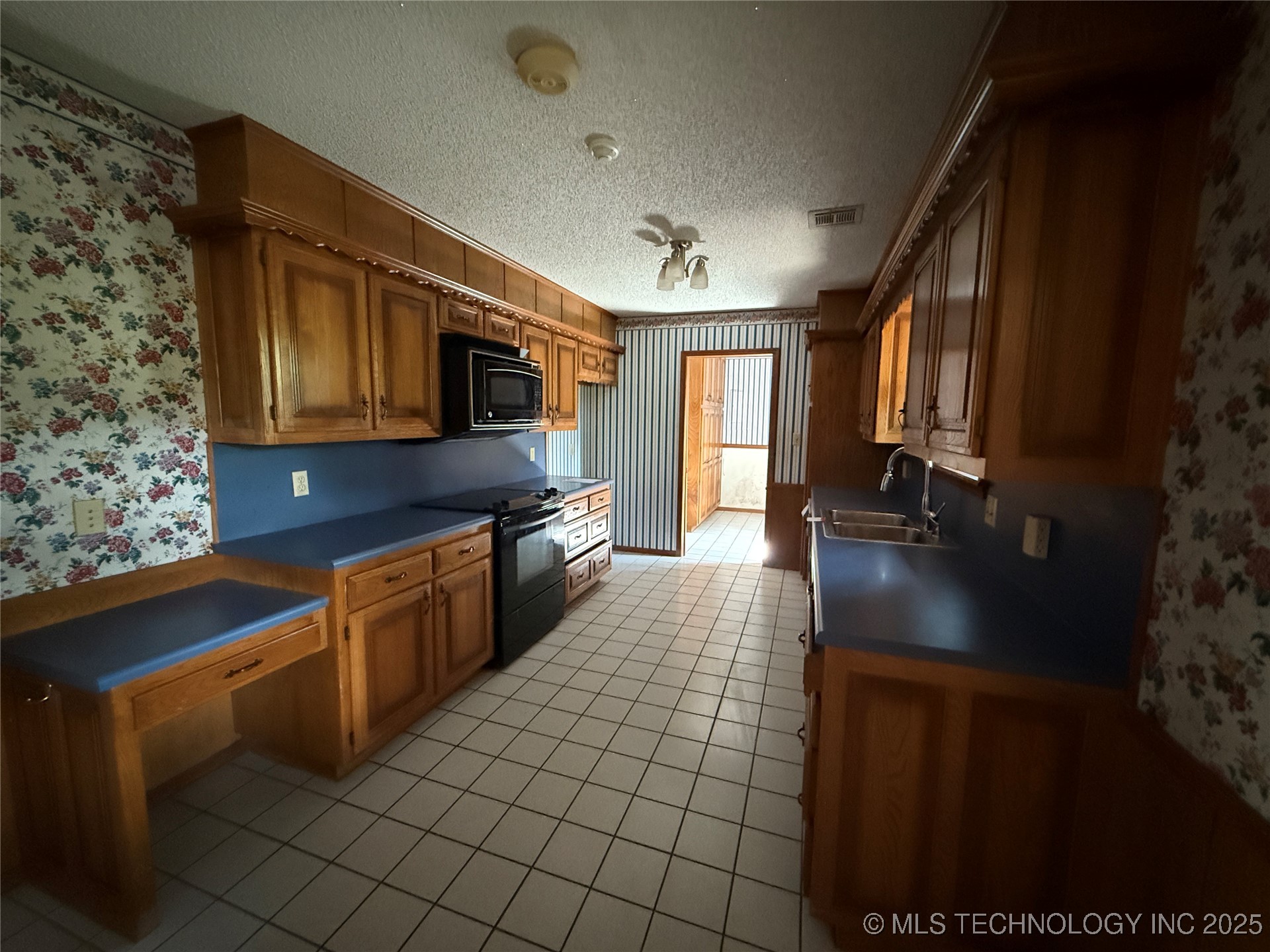 3201 Brighton Lane Property Photo 12