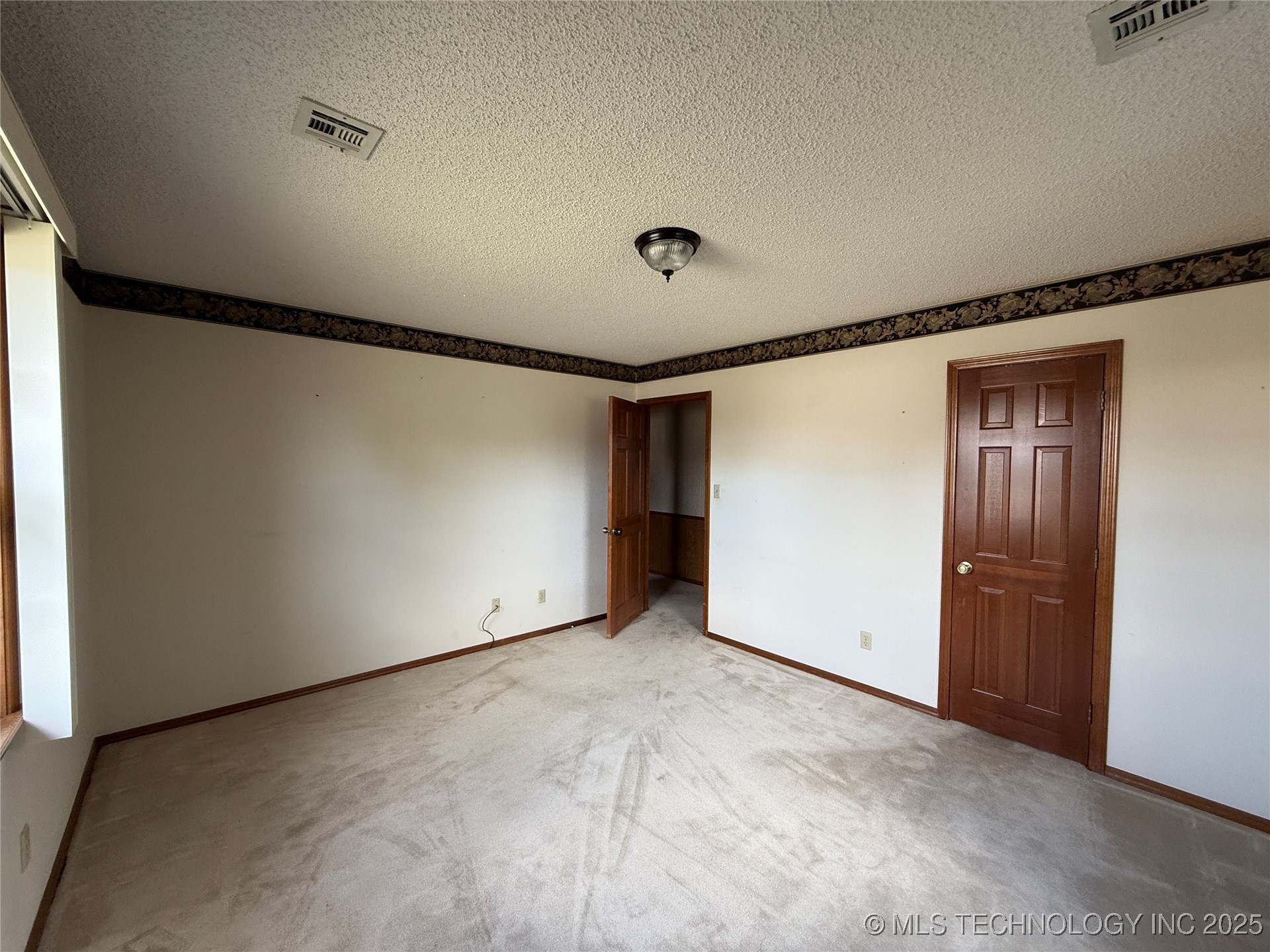 3201 Brighton Lane Property Photo 23