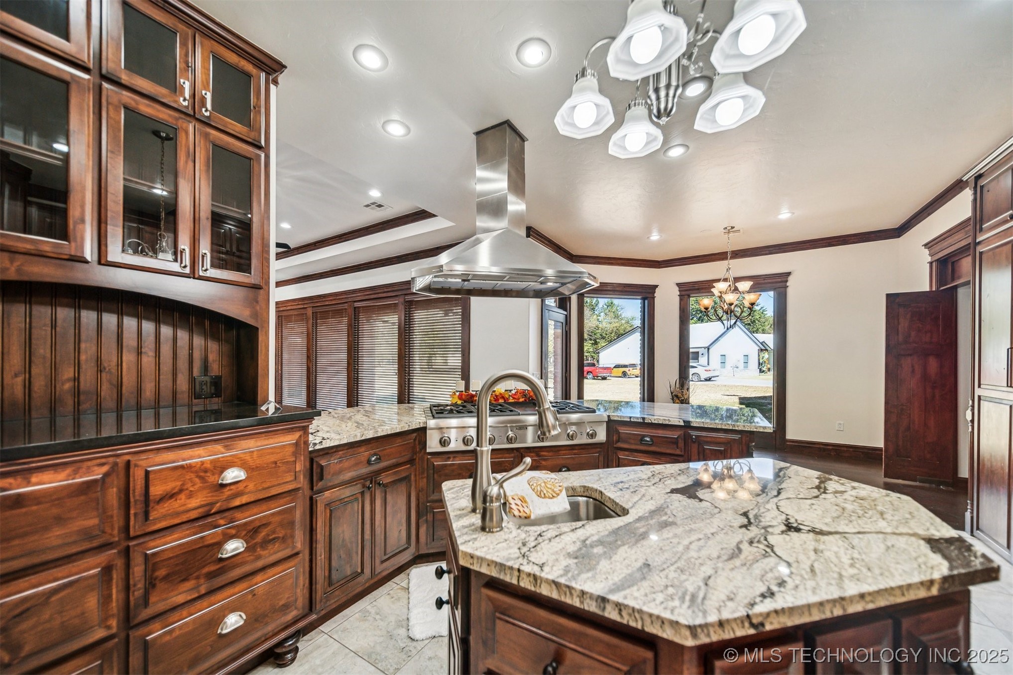 2365 Deer Run Property Photo 12