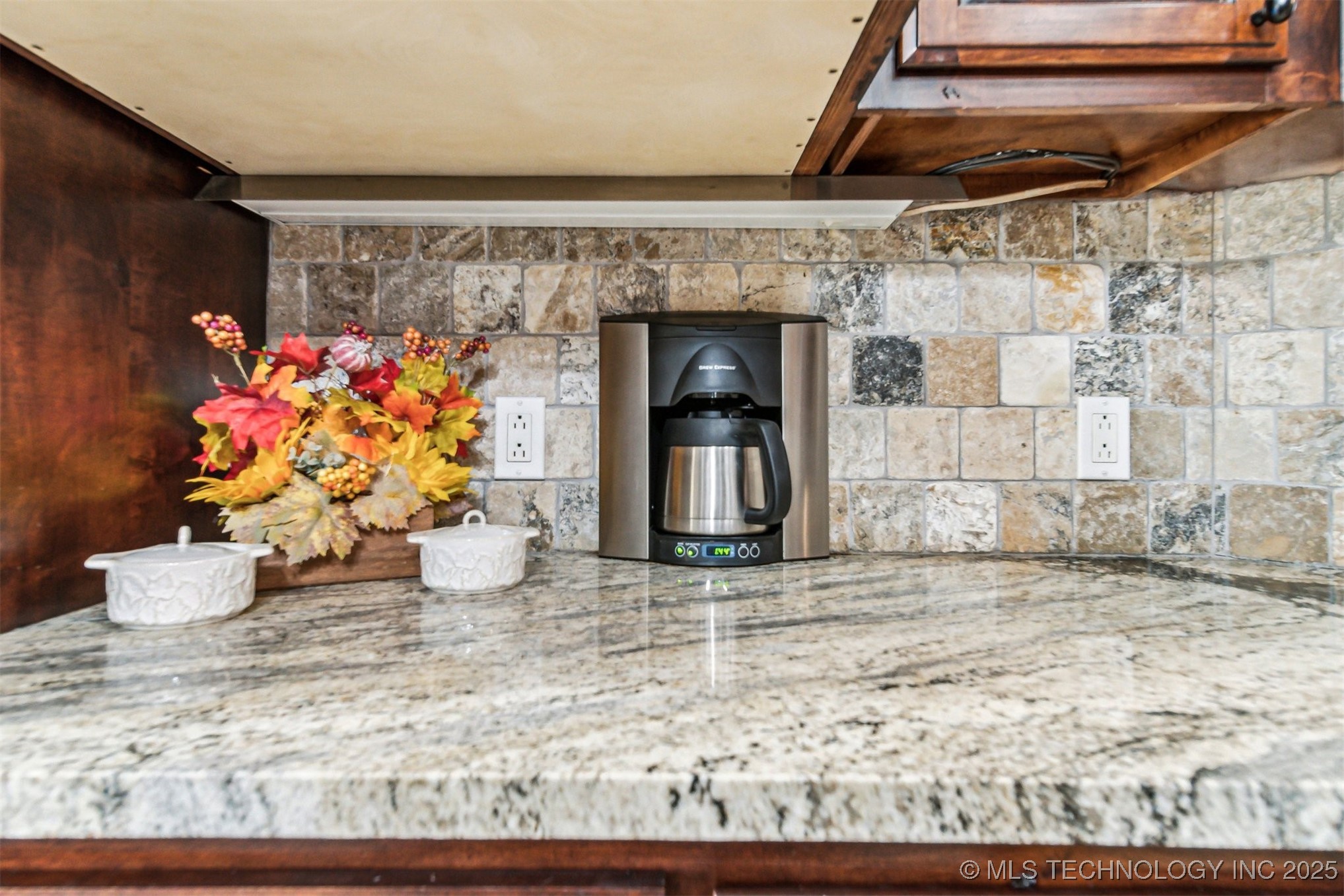 2365 Deer Run Property Photo 13