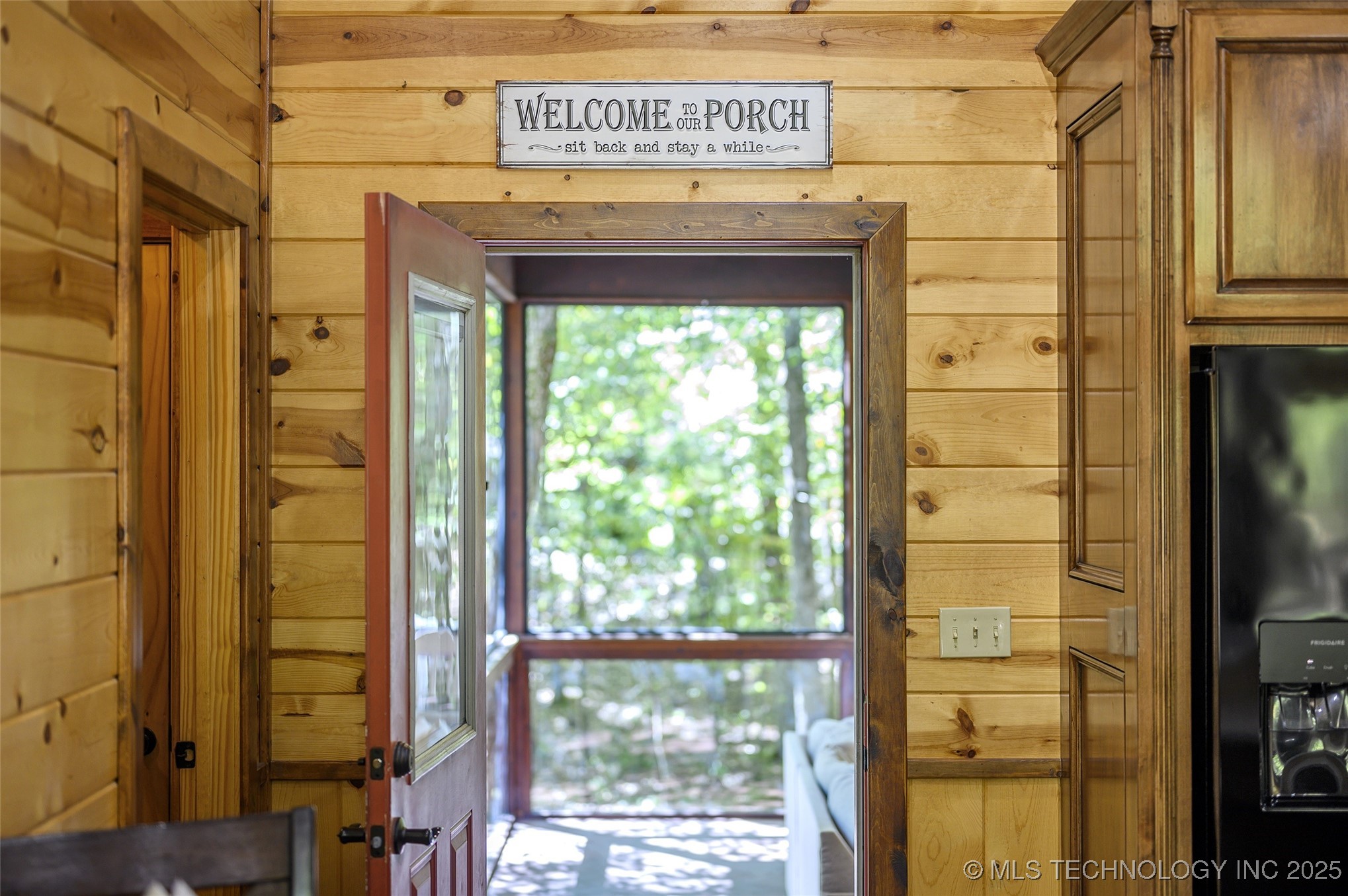 562 Timber Creek Property Photo 6