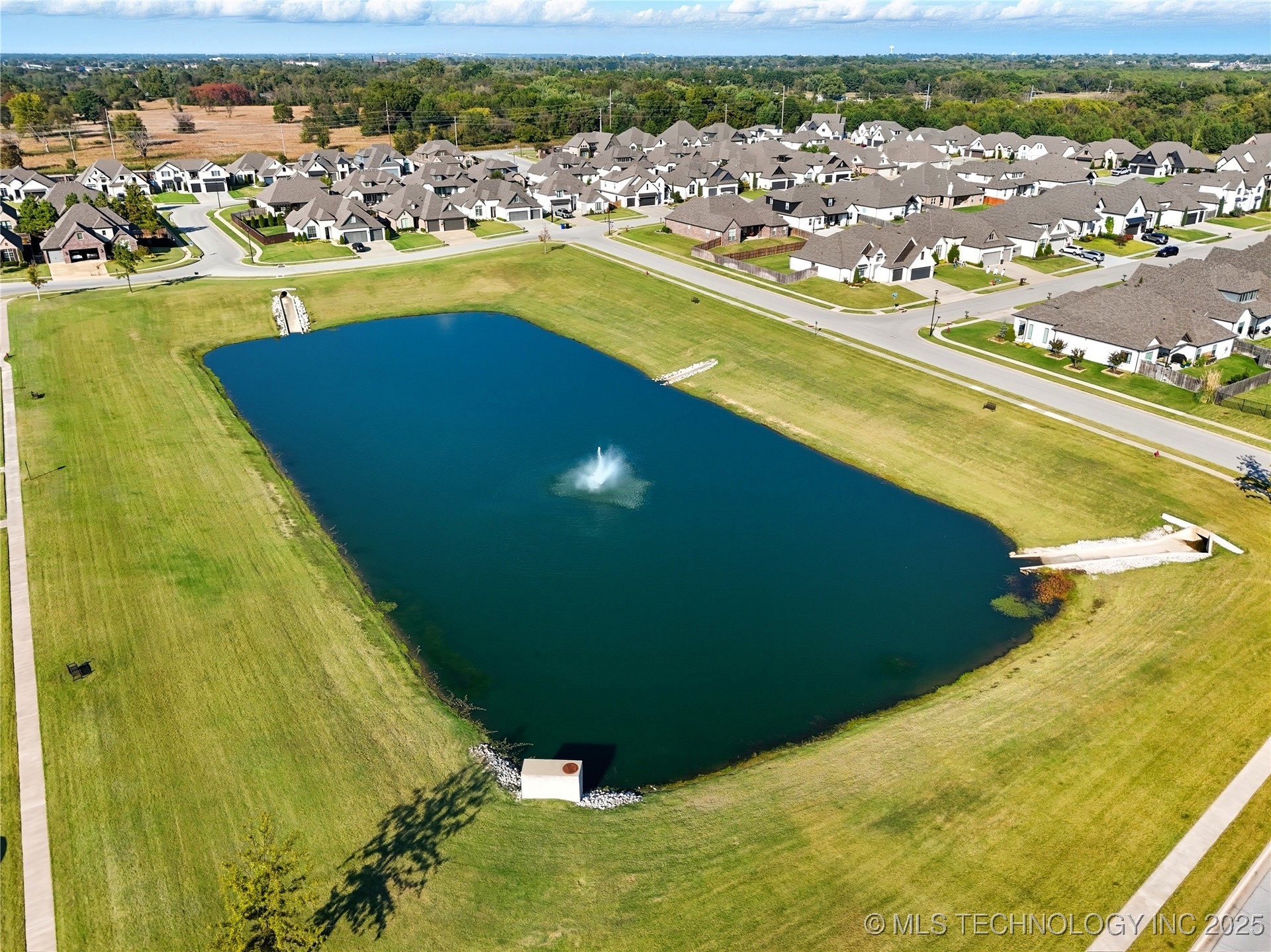 4012 W Winston Street Property Photo 77