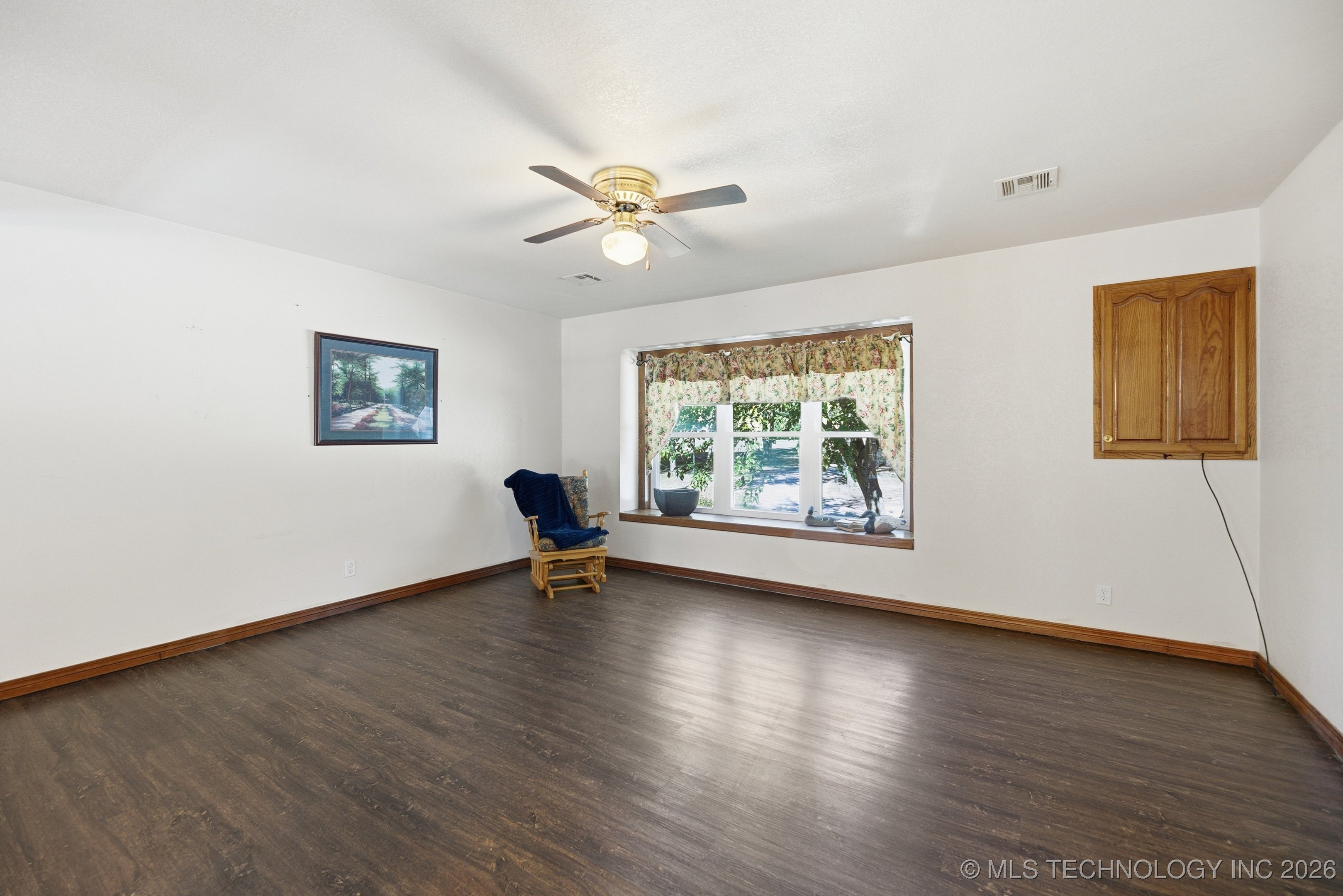 15232 E 495 Road Property Photo 4