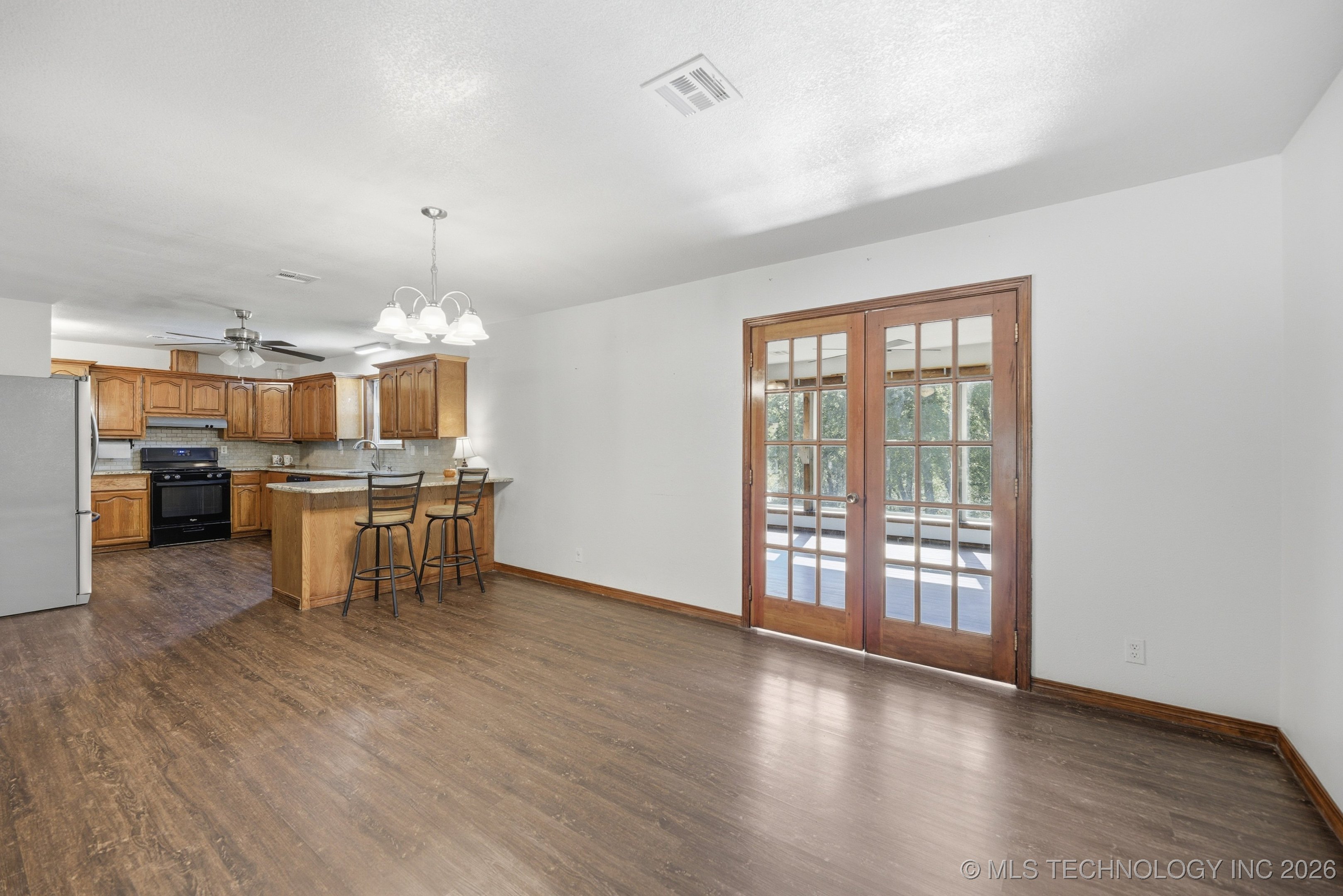 15232 E 495 Road Property Photo 6