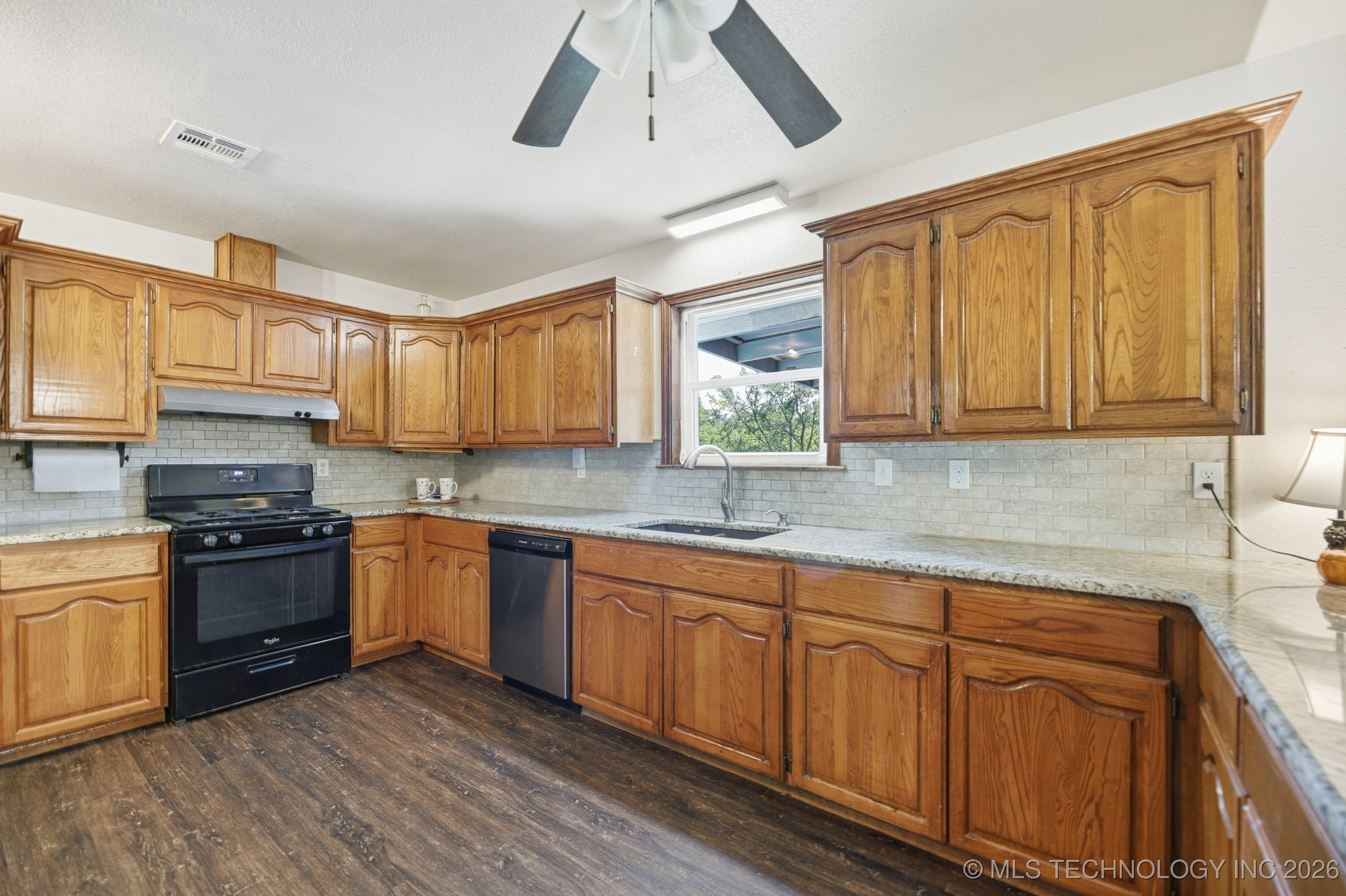 15232 E 495 Road Property Photo 8