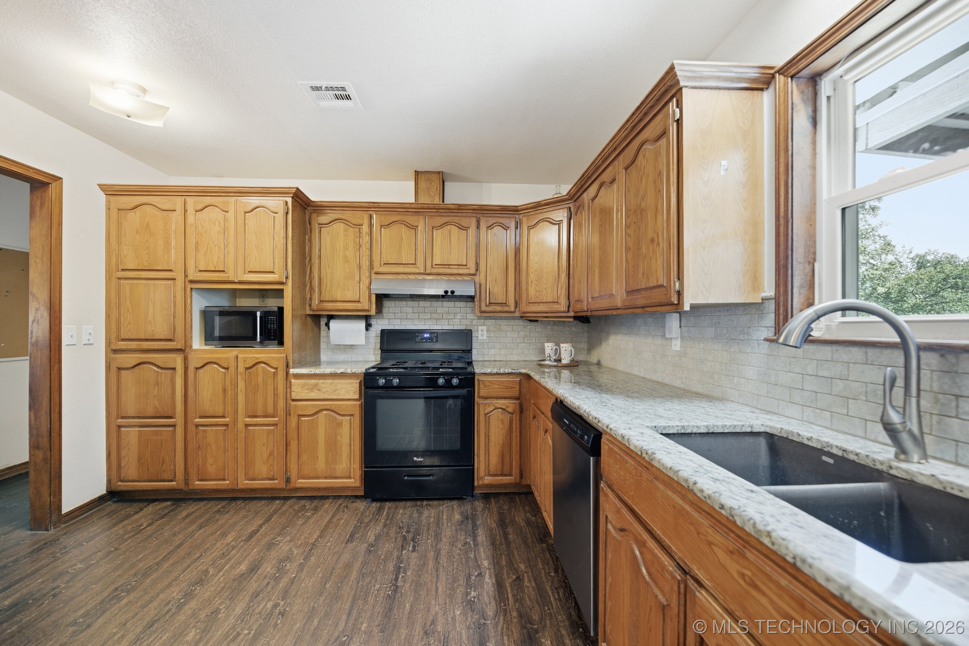 15232 E 495 Road Property Photo 9