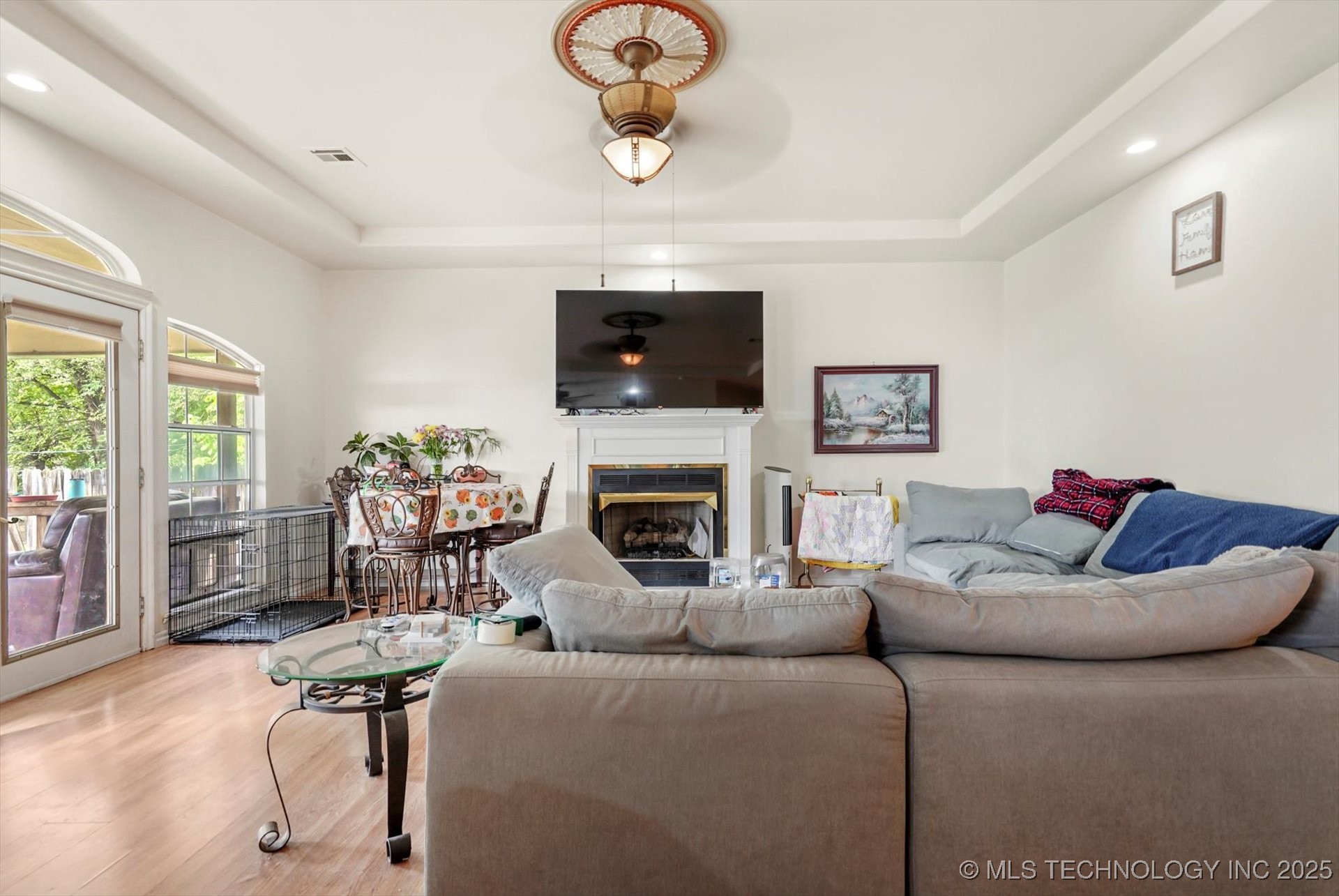 209 W 3rd Street Property Photo 9