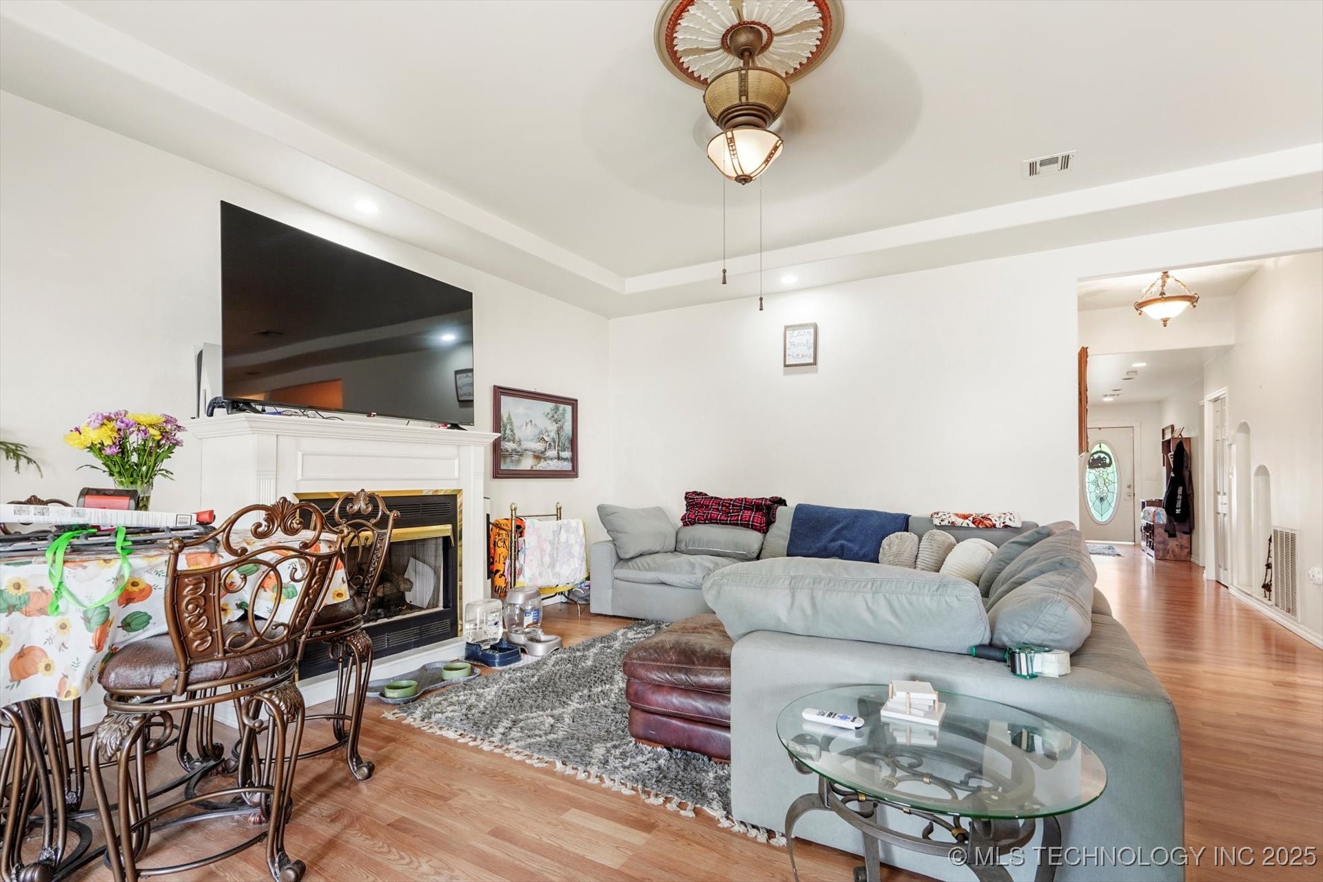 209 W 3rd Street Property Photo 10