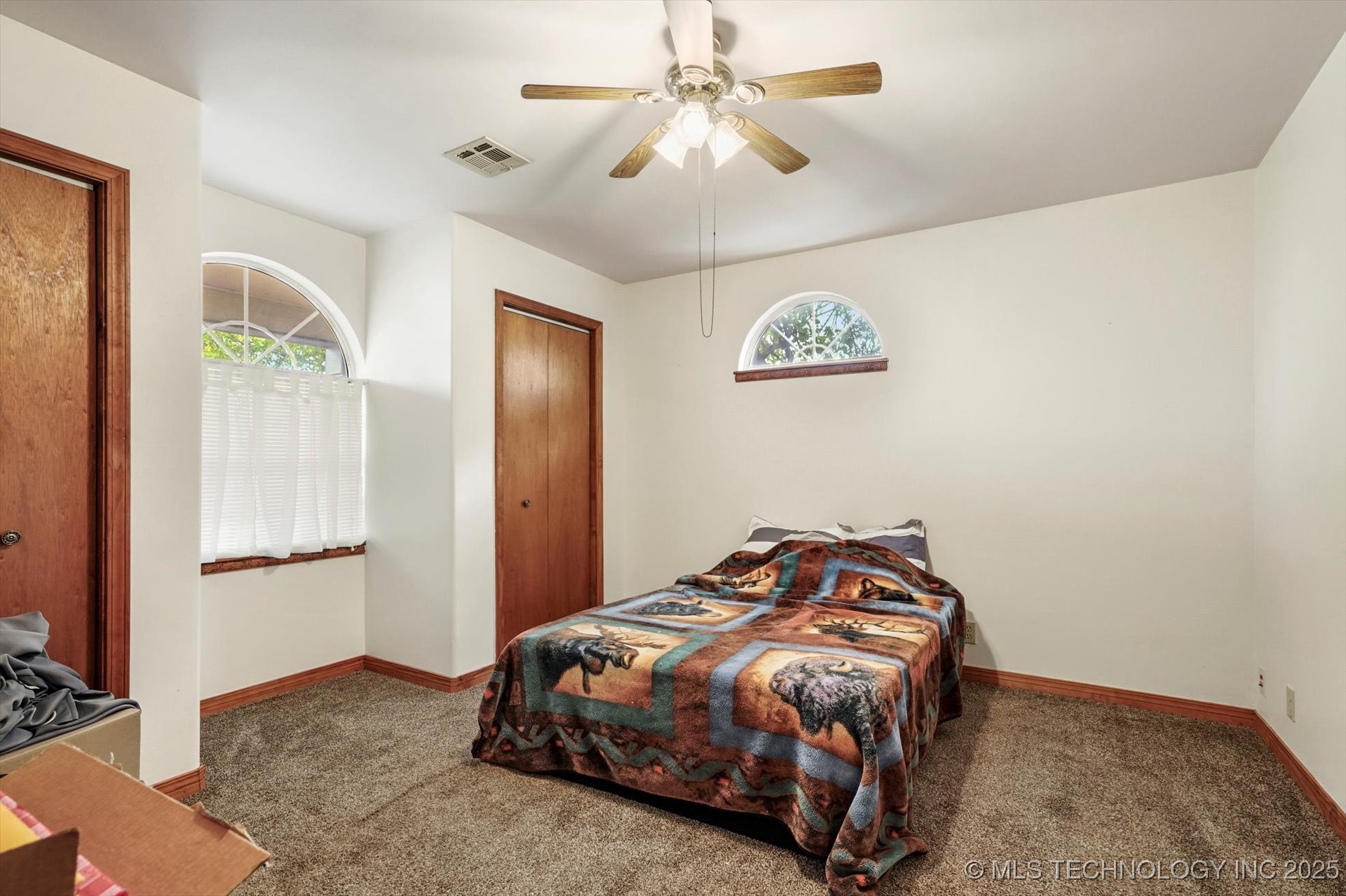 209 W 3rd Street Property Photo 18