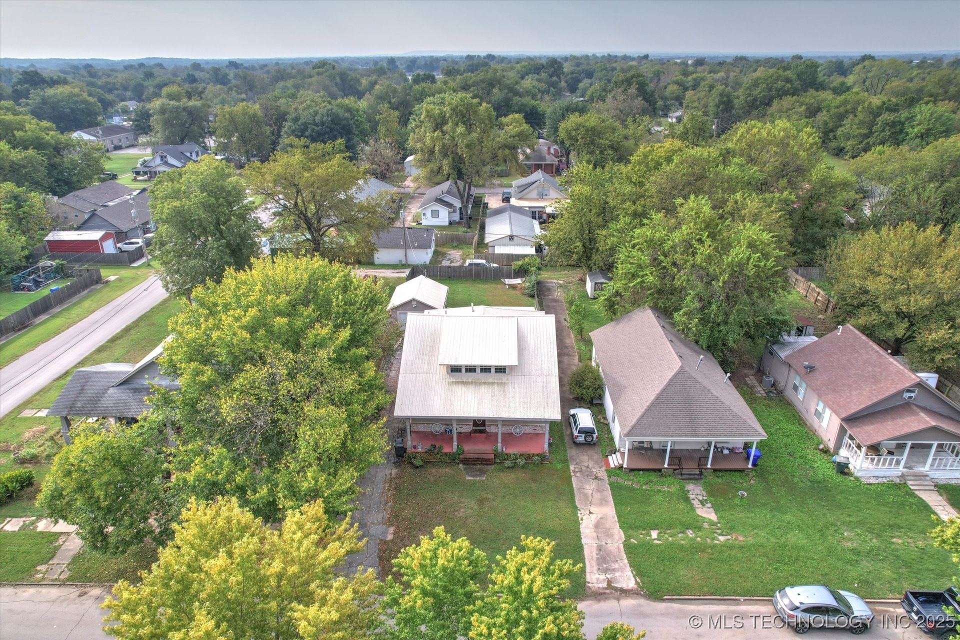 209 W 3rd Street Property Photo 34