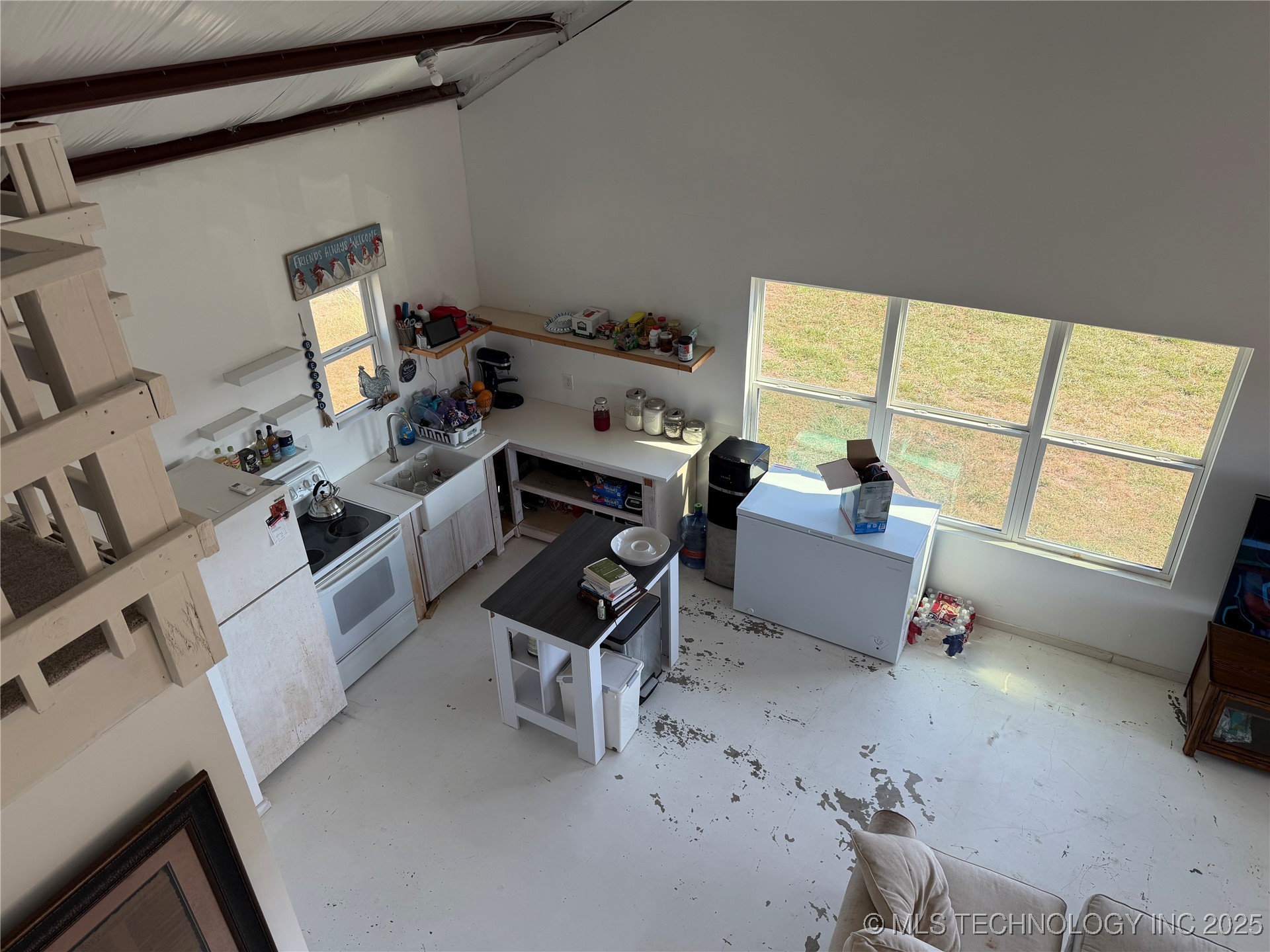 226 N 4160 Road Property Photo 3