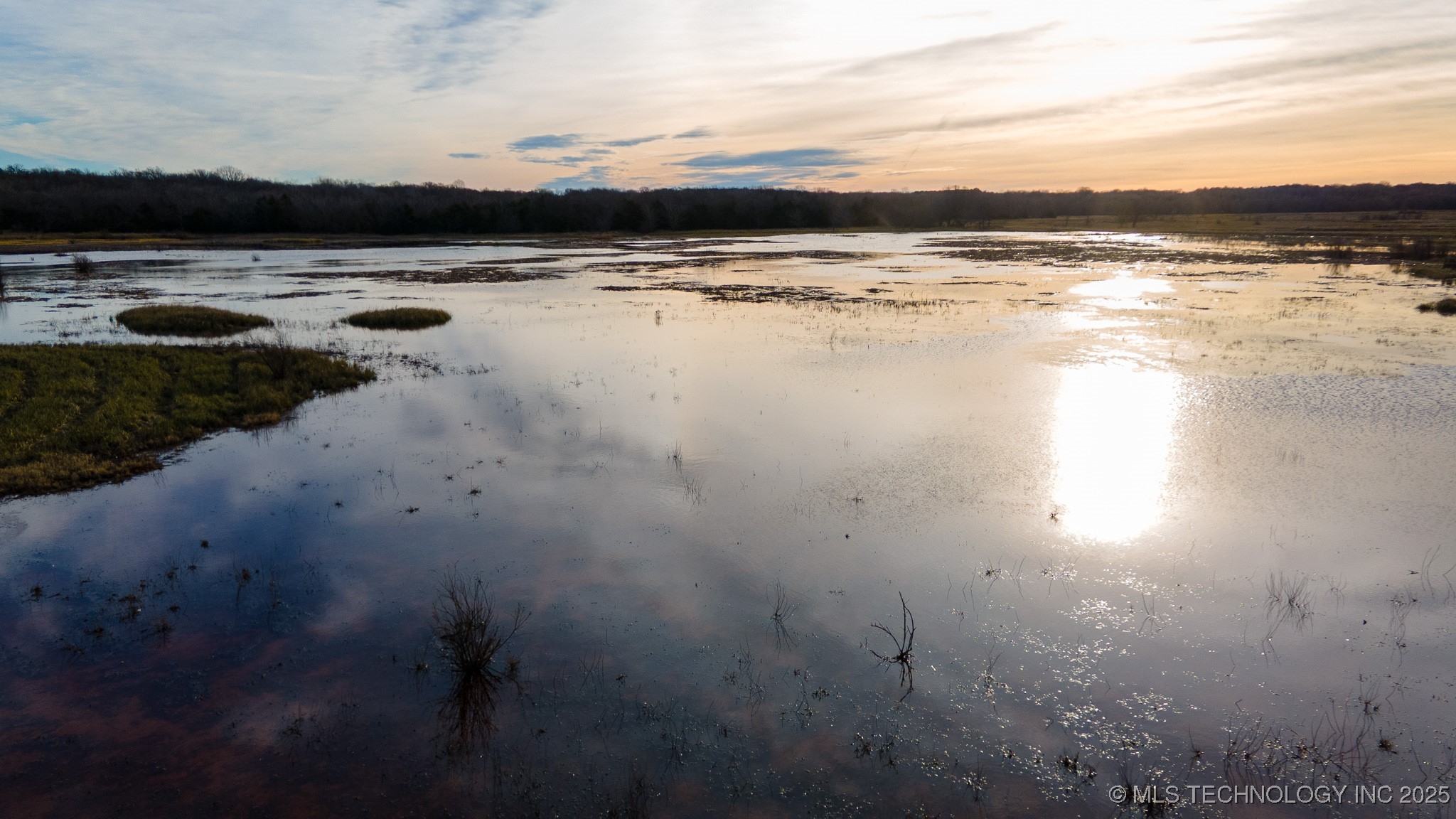 E 930 Road Property Photo 1