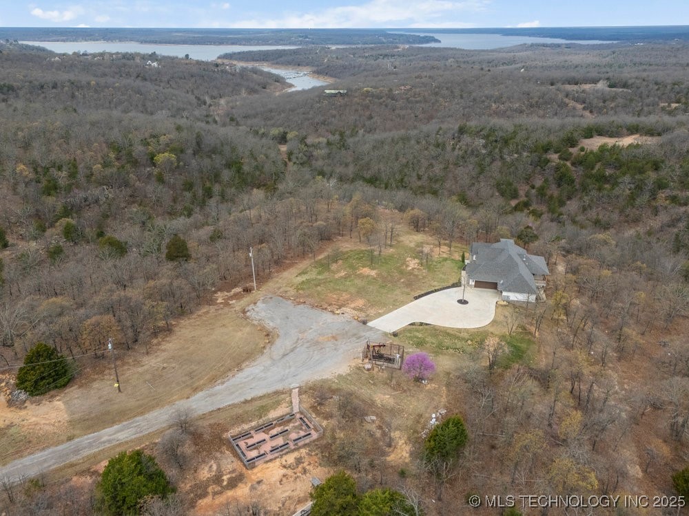 202 Pegilou Lane Property Photo 8