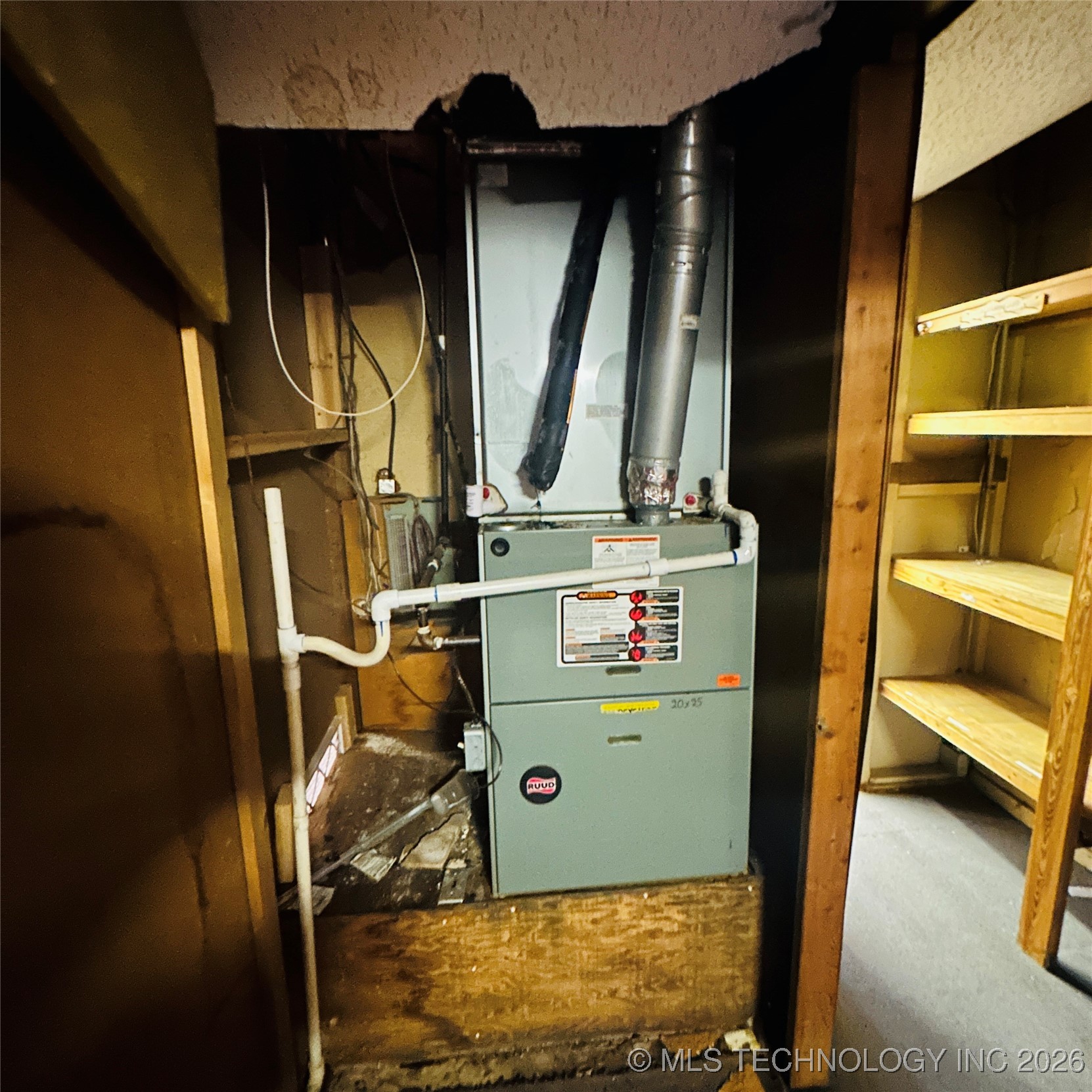 106 S Broadway Street Property Photo 9