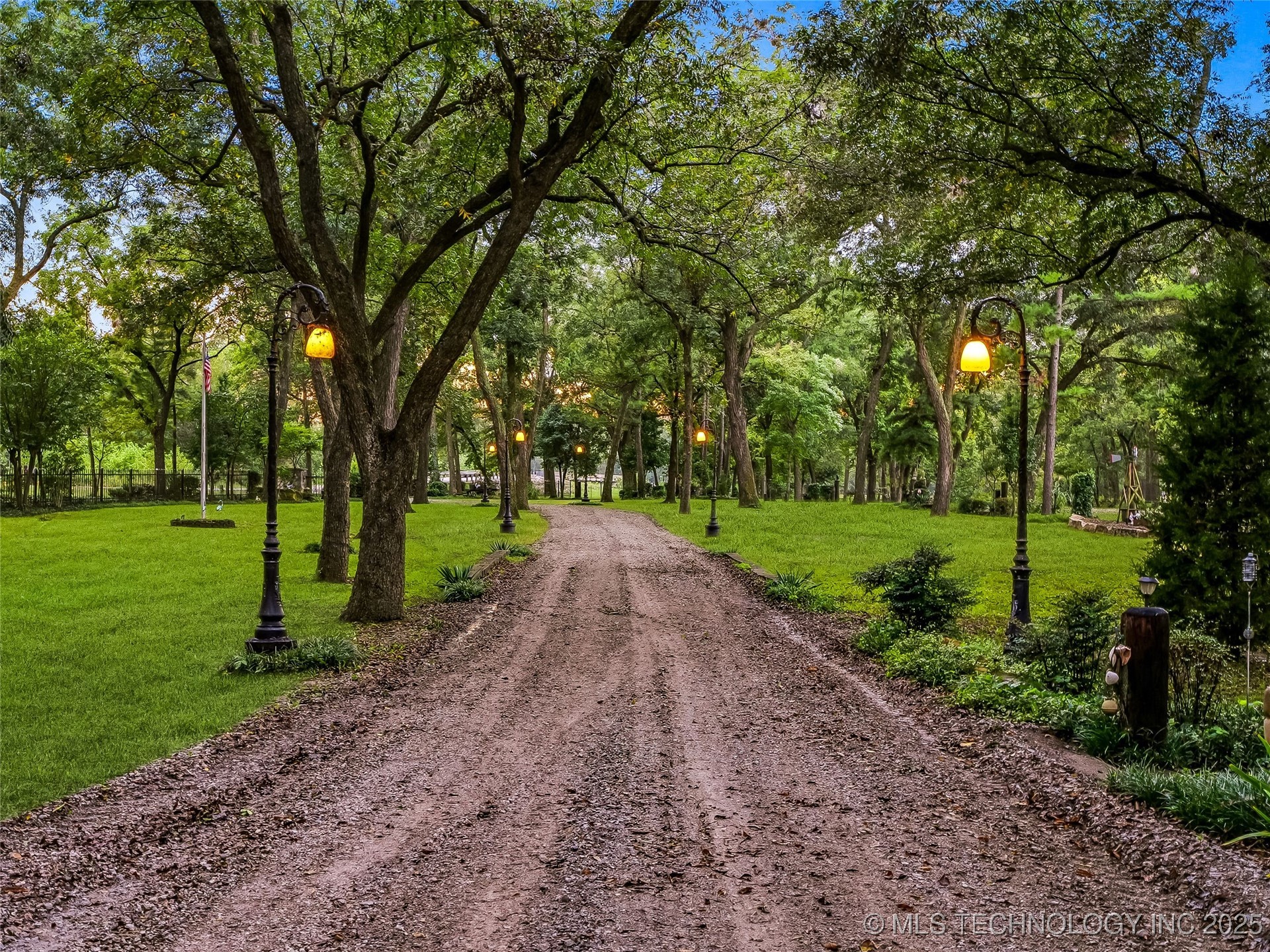 21461 E Apache Street Property Photo 4