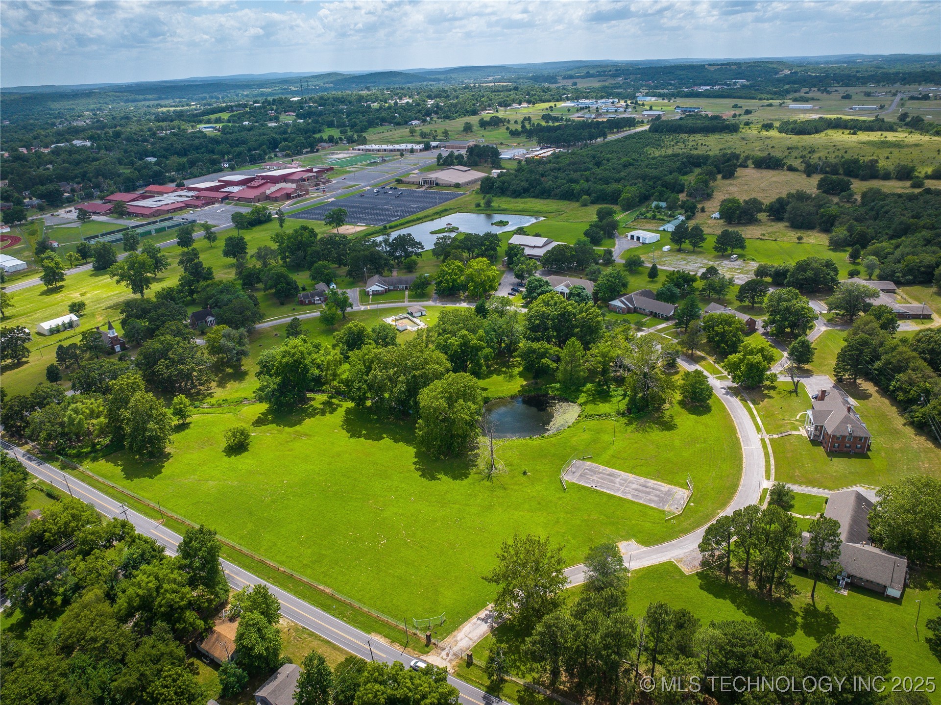 7 Mathis Park Drive Property Photo 1