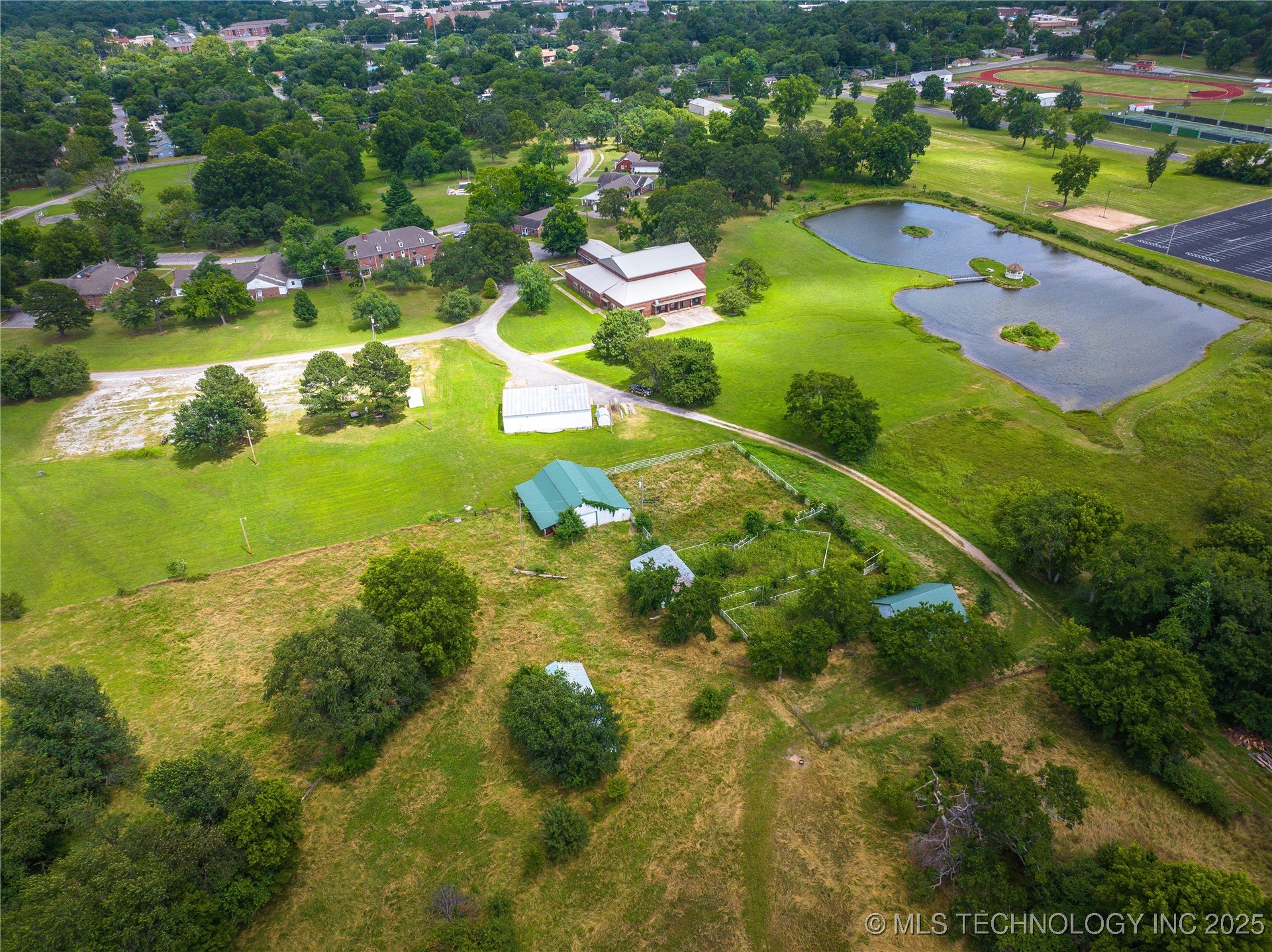 7 Mathis Park Drive Property Photo 5