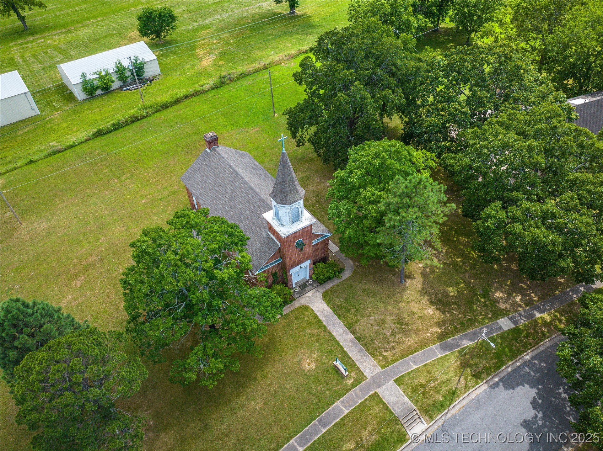 7 Mathis Park Drive Property Photo 9