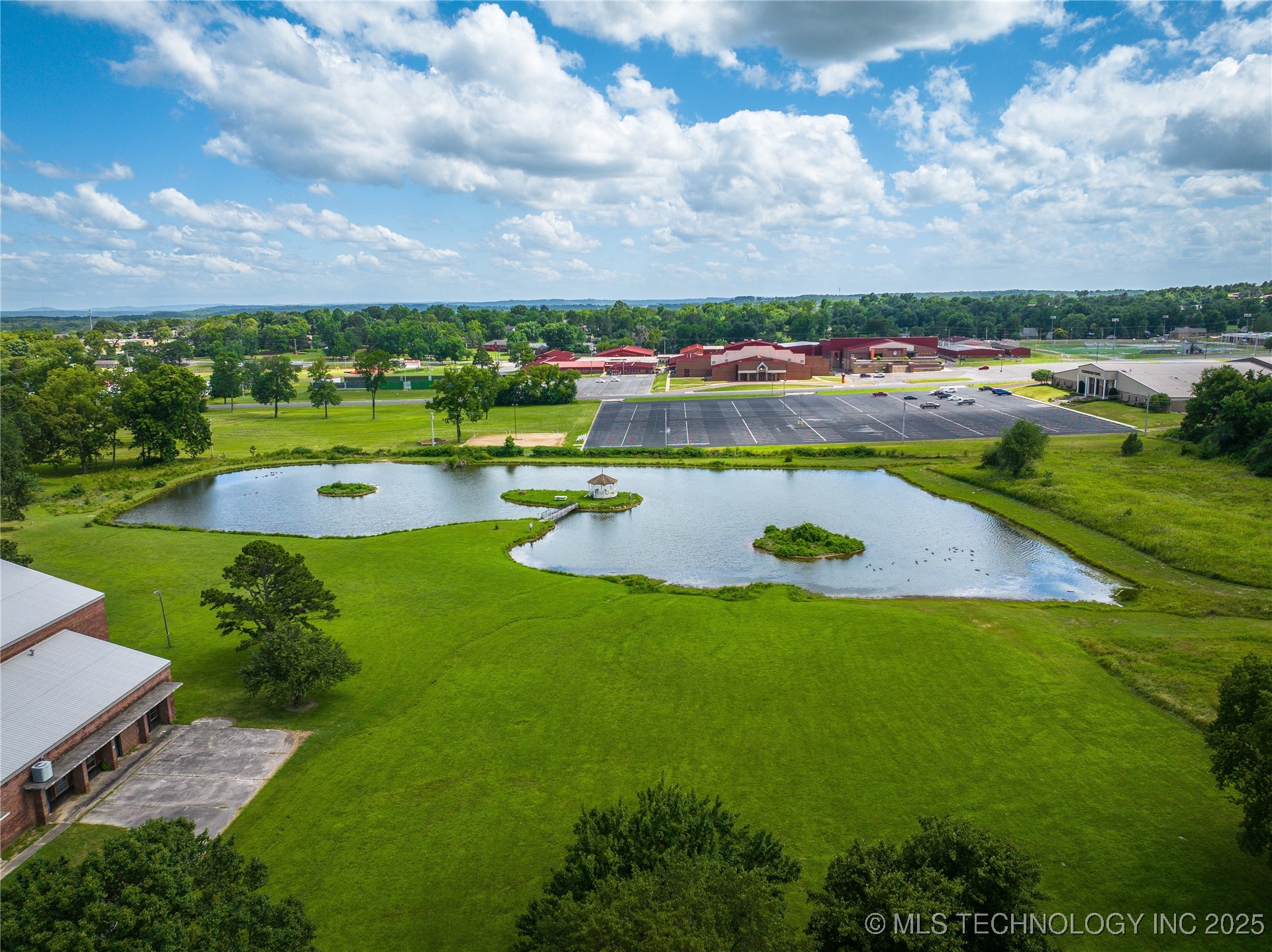 7 Mathis Park Drive Property Photo 13