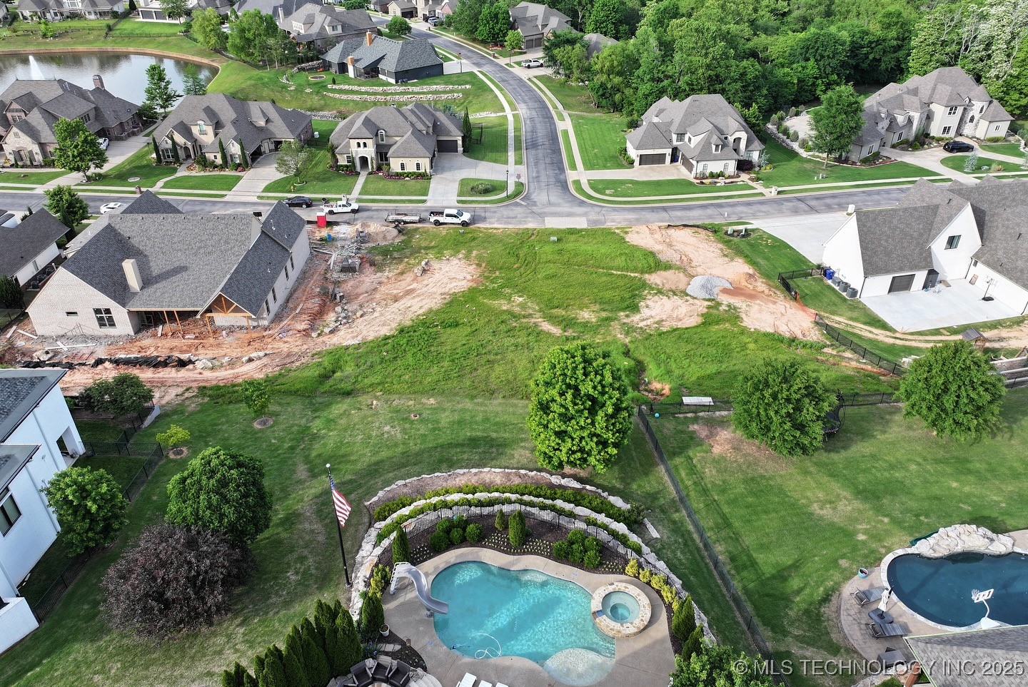 7512 S 5th Street Property Photo 2