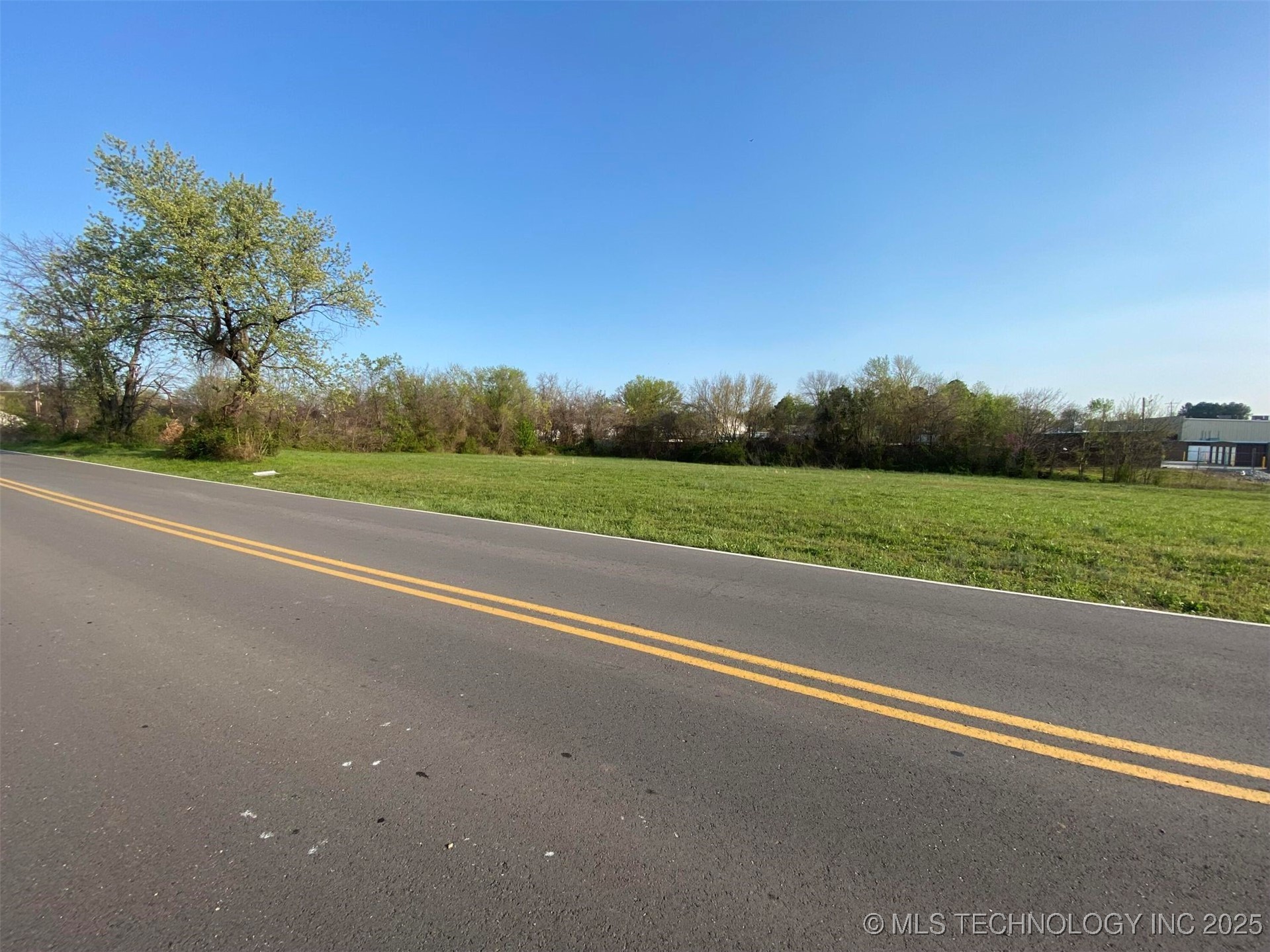 1110 N 3rd Street Property Photo 9