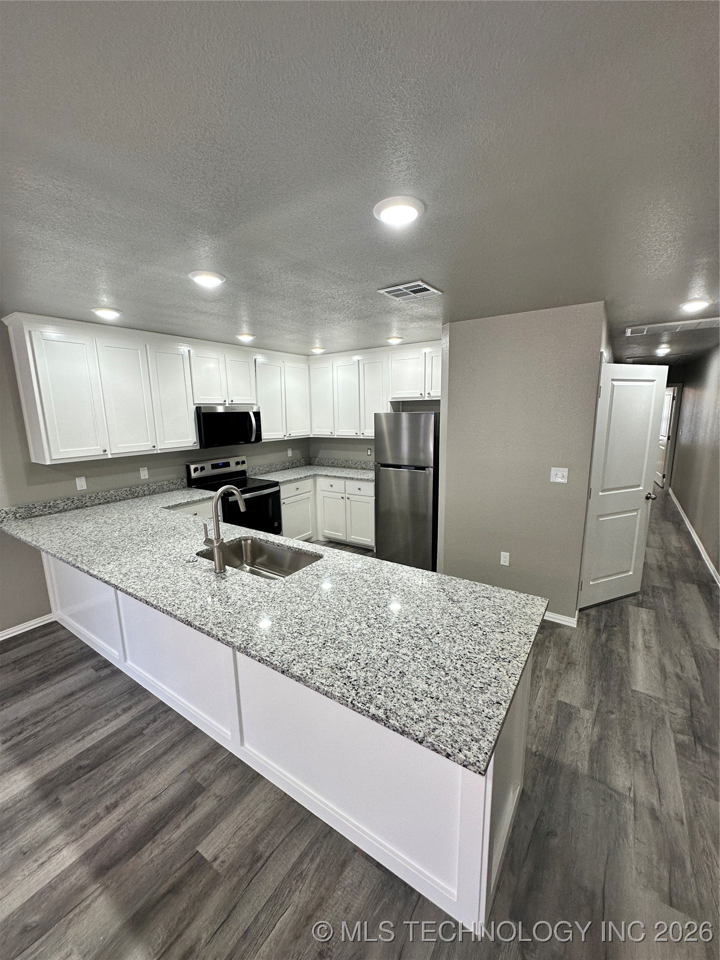 920 N 7th Property Photo 4