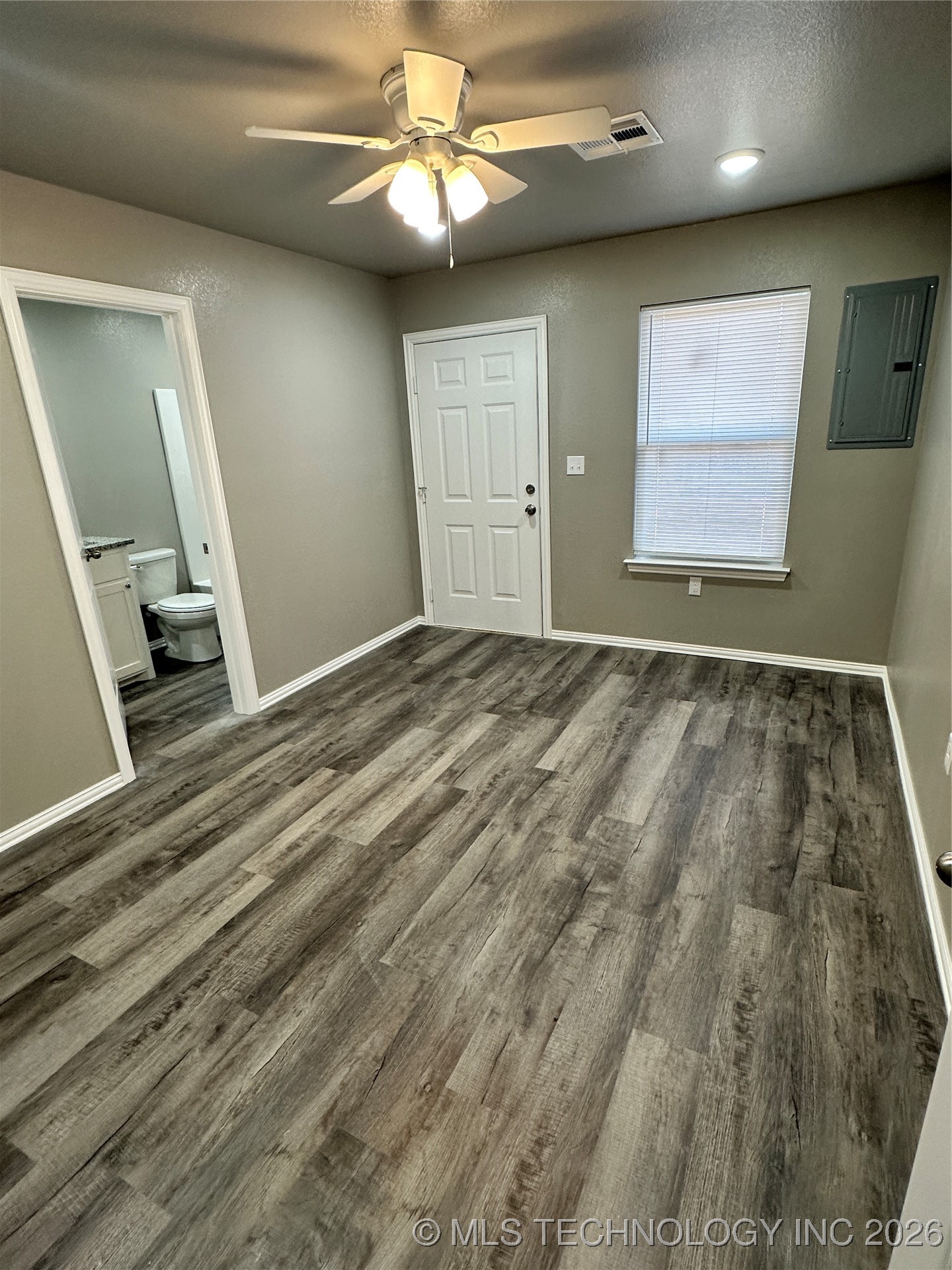 920 N 7th Property Photo 9