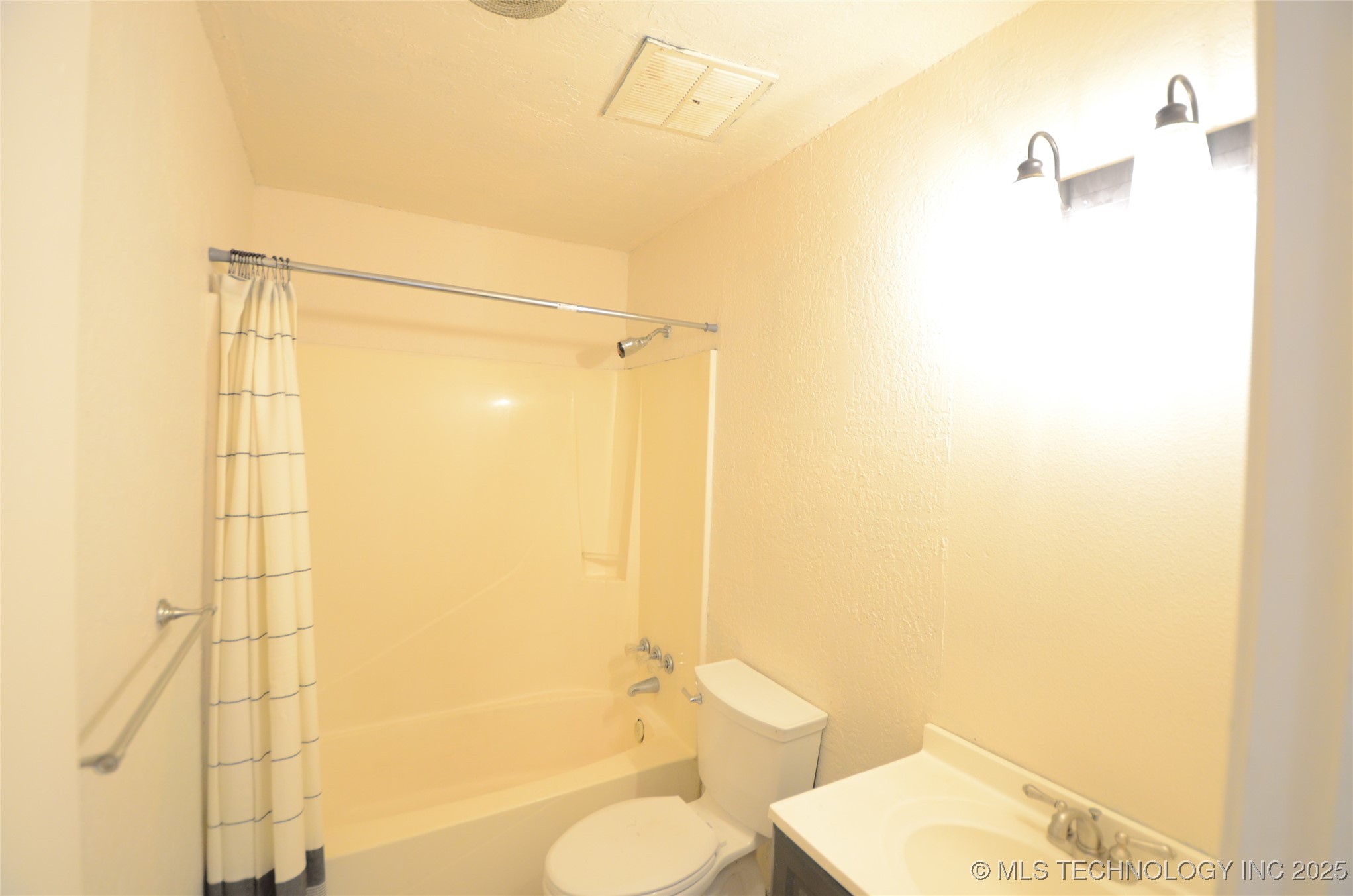 301 E Carlos Avenue Property Photo 12