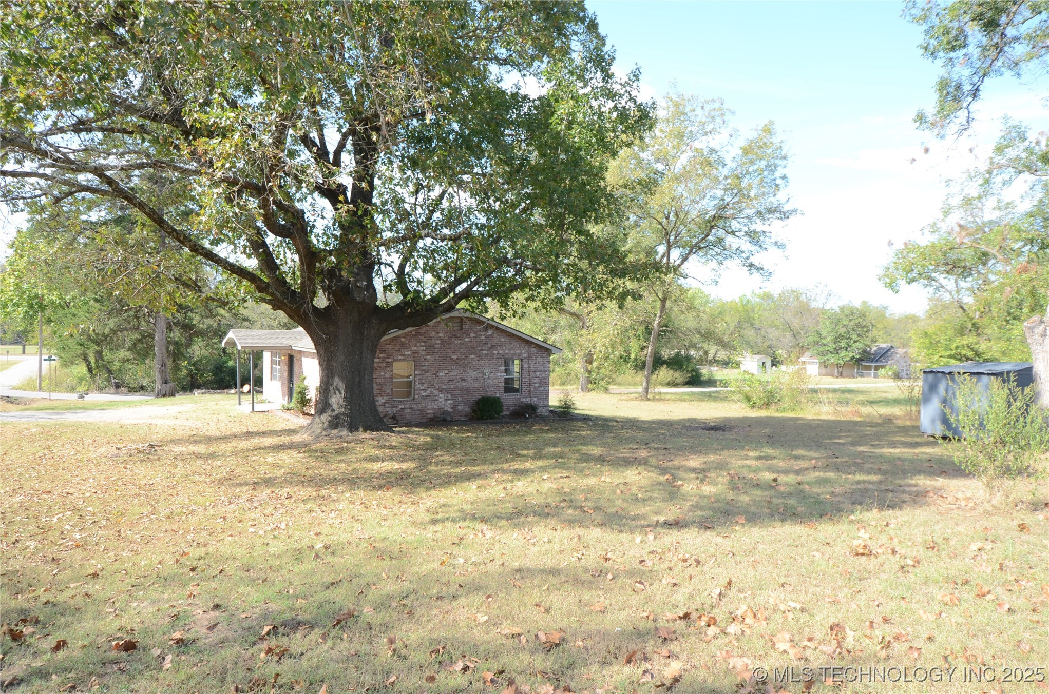301 E Carlos Avenue Property Photo 15
