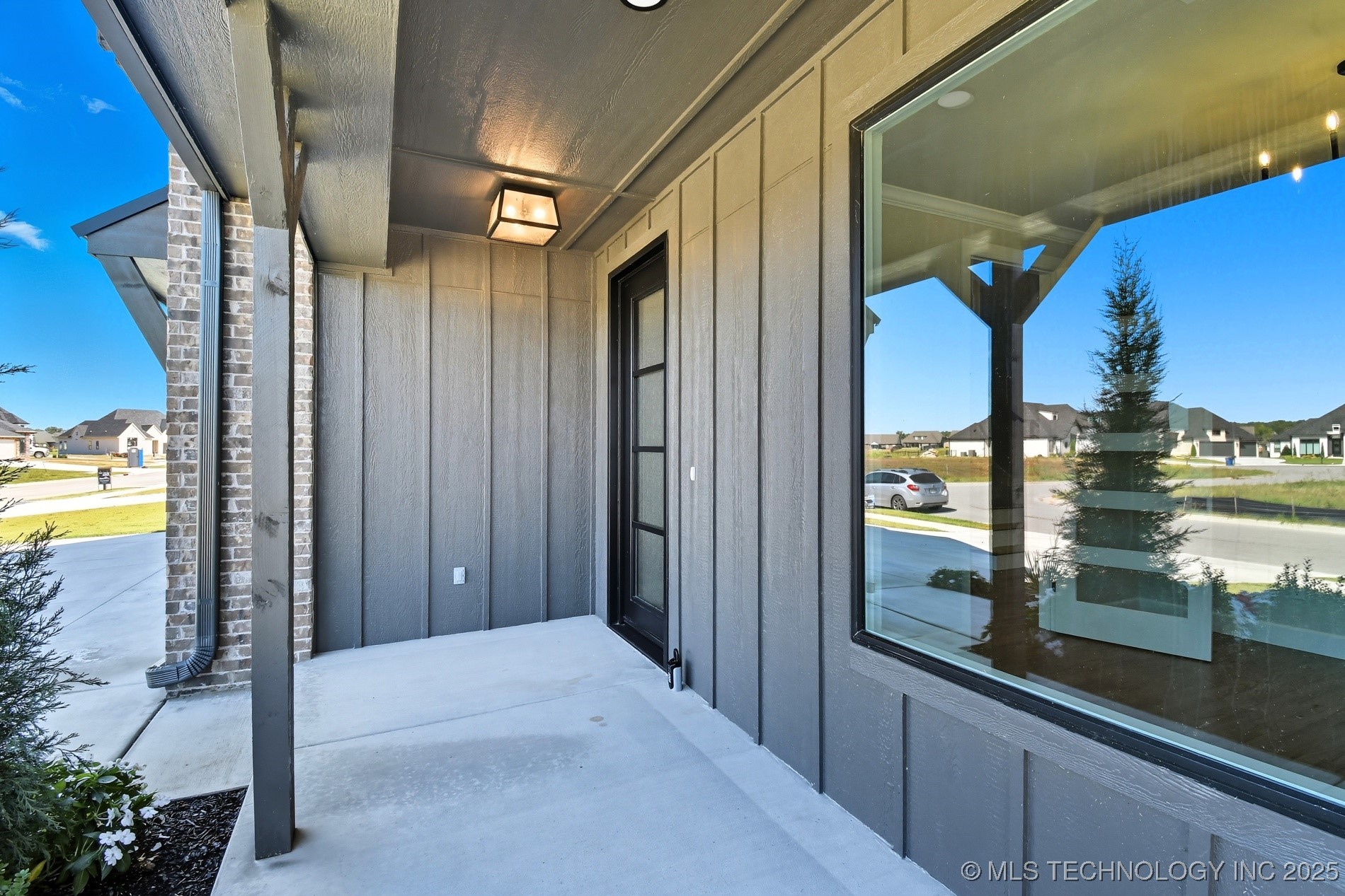 5708 E 126th Street S Property Photo 3