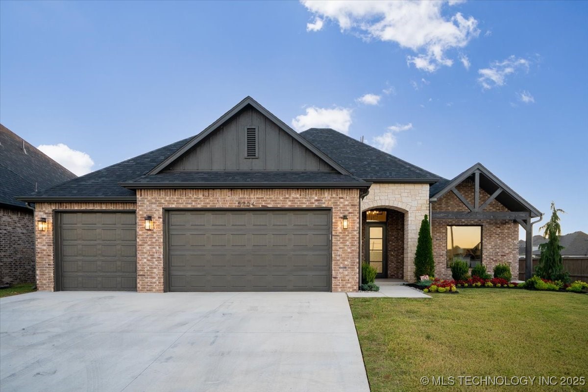 5704 E 126th Street S Property Photo 1