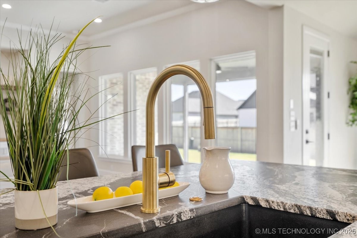 5704 E 126th Street S Property Photo 15